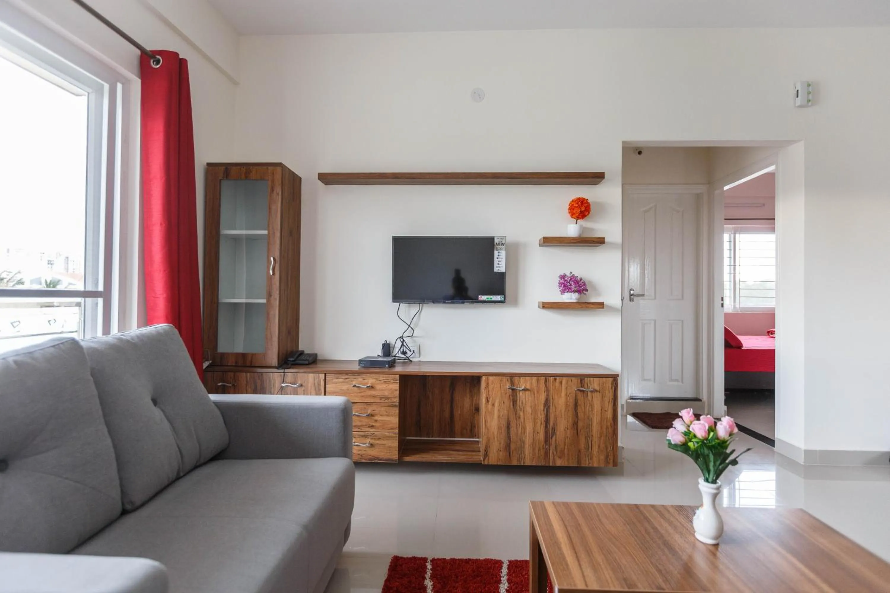 TV and multimedia in Mistyblue Serviced Apartments