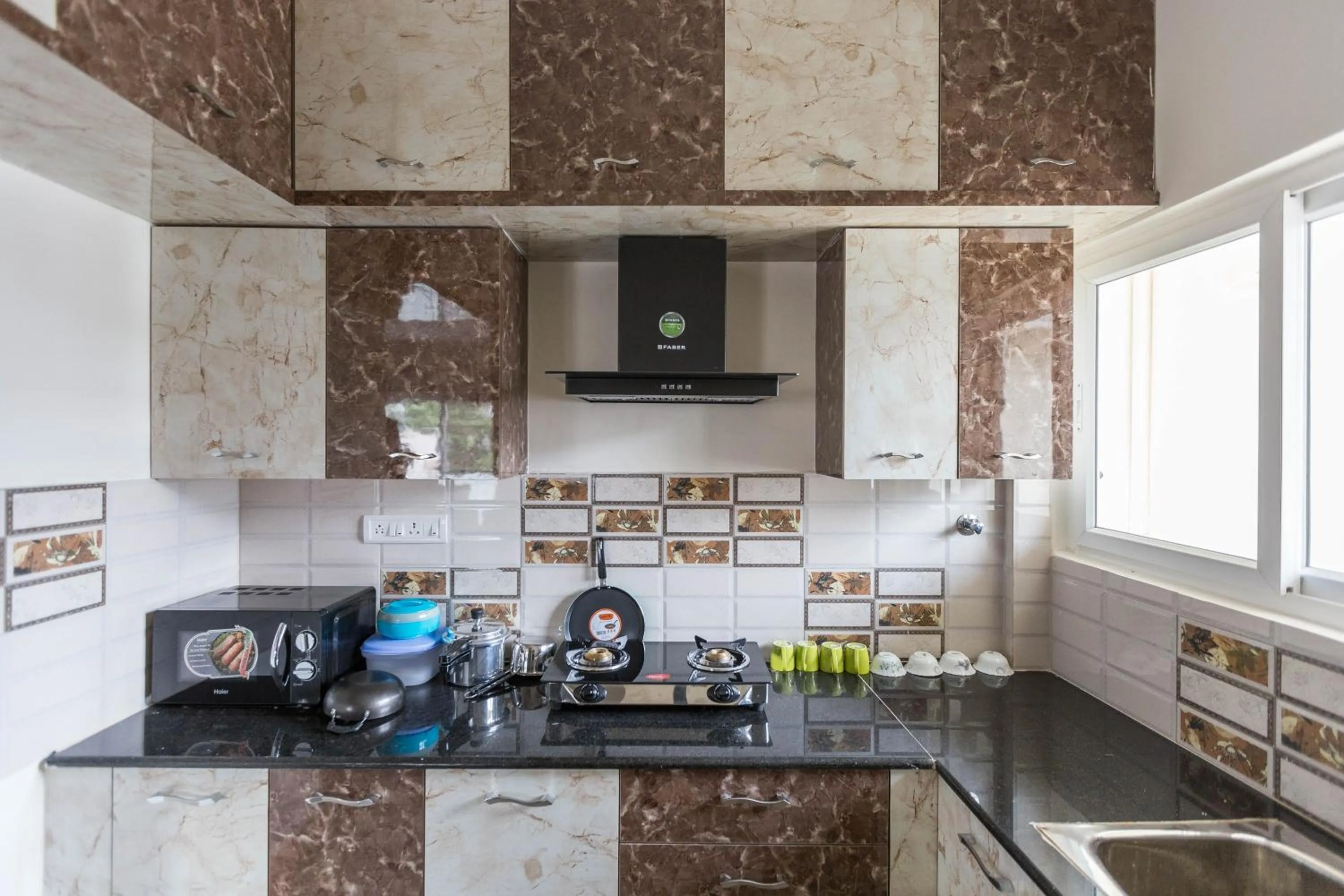 Kitchen or kitchenette in Mistyblue Serviced Apartments