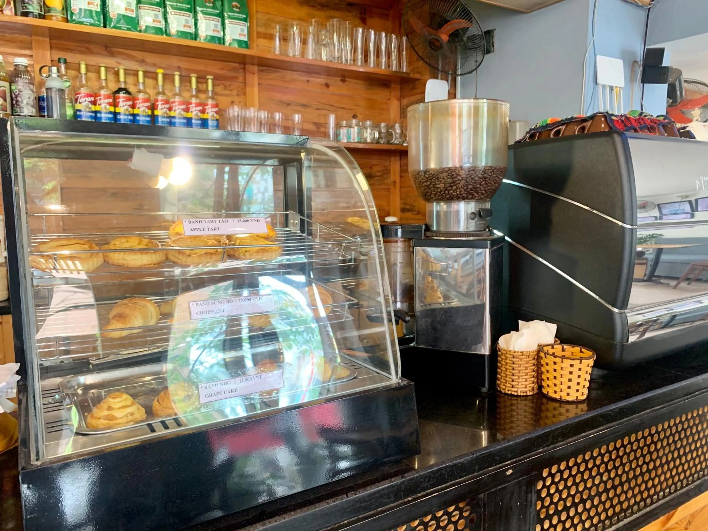 On-site shops in Nice Hue Hotel