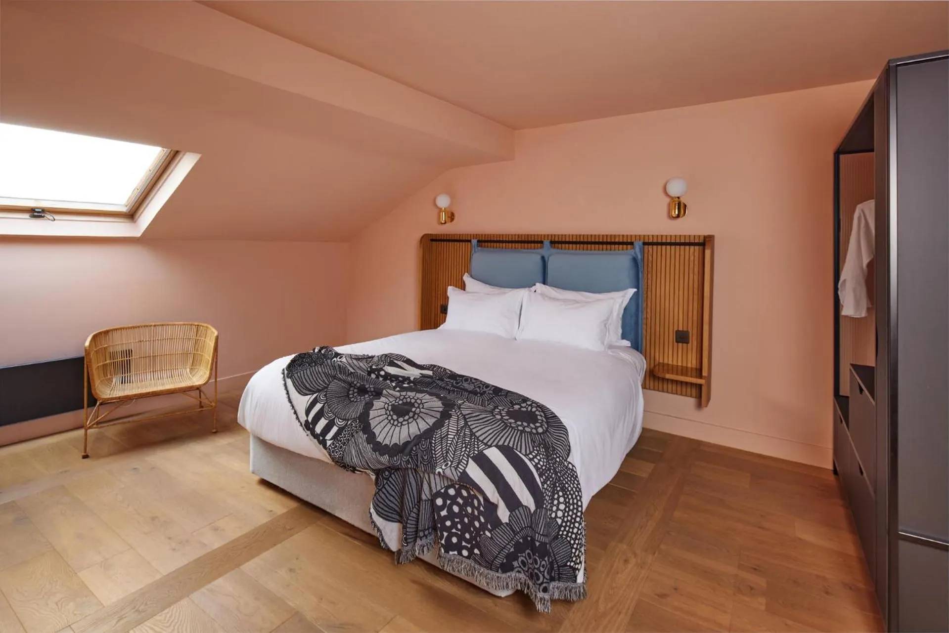 Bedroom, Bed in Whitworth Locke