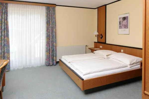 Bedroom, Bed in Landgasthof Hotel Muhr