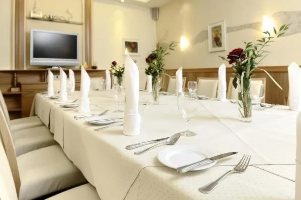 Restaurant/places to eat in Landgasthof Hotel Muhr