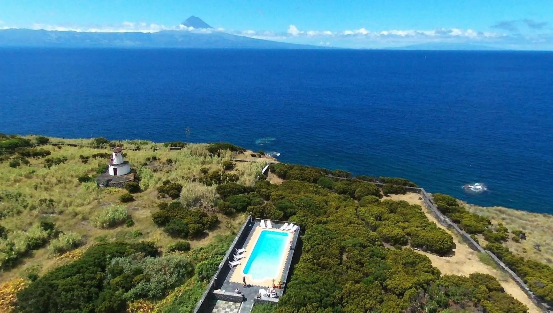 Bird's eye view in Cantinho das Buganvilias AT****