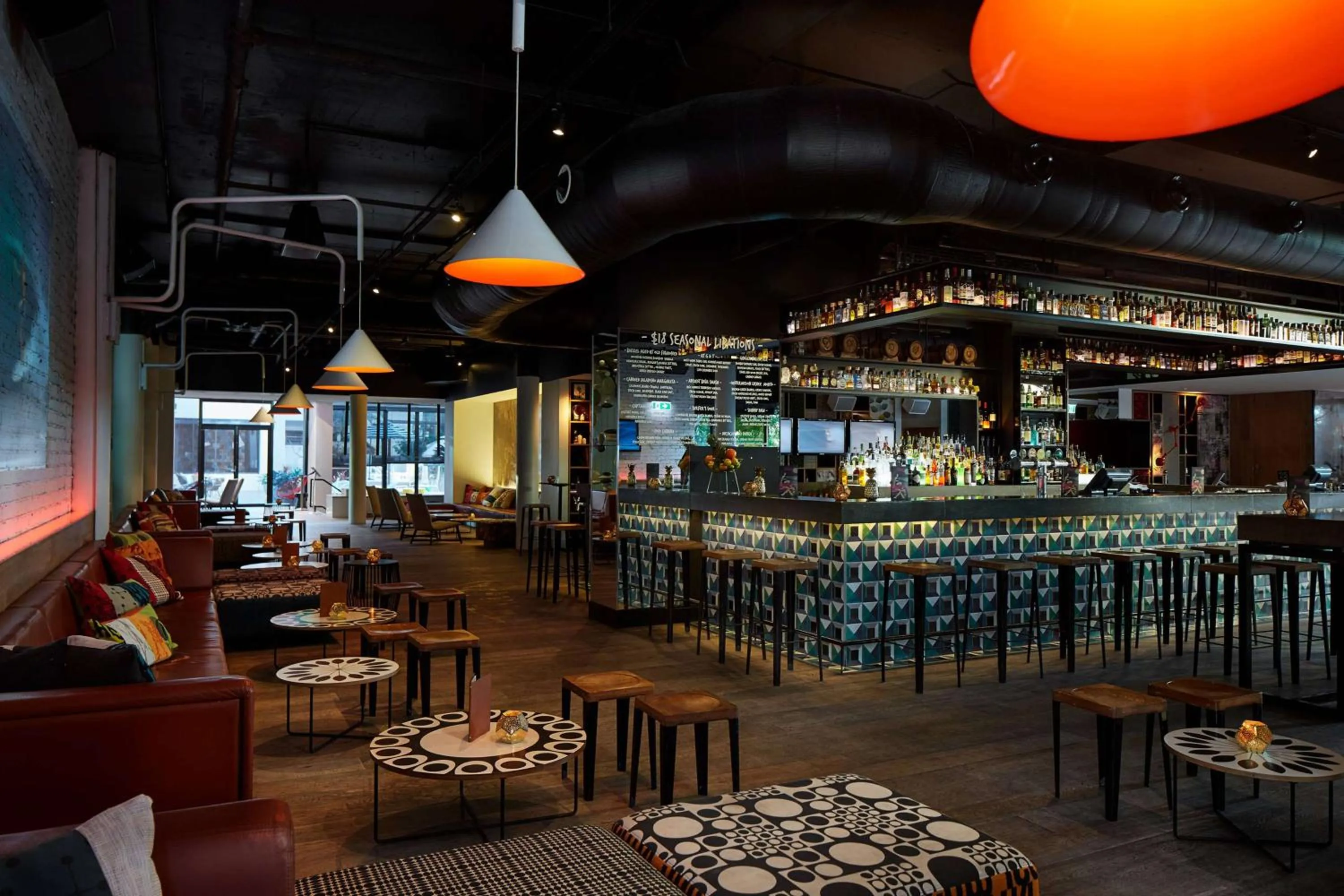 Lounge or bar in QT Gold Coast