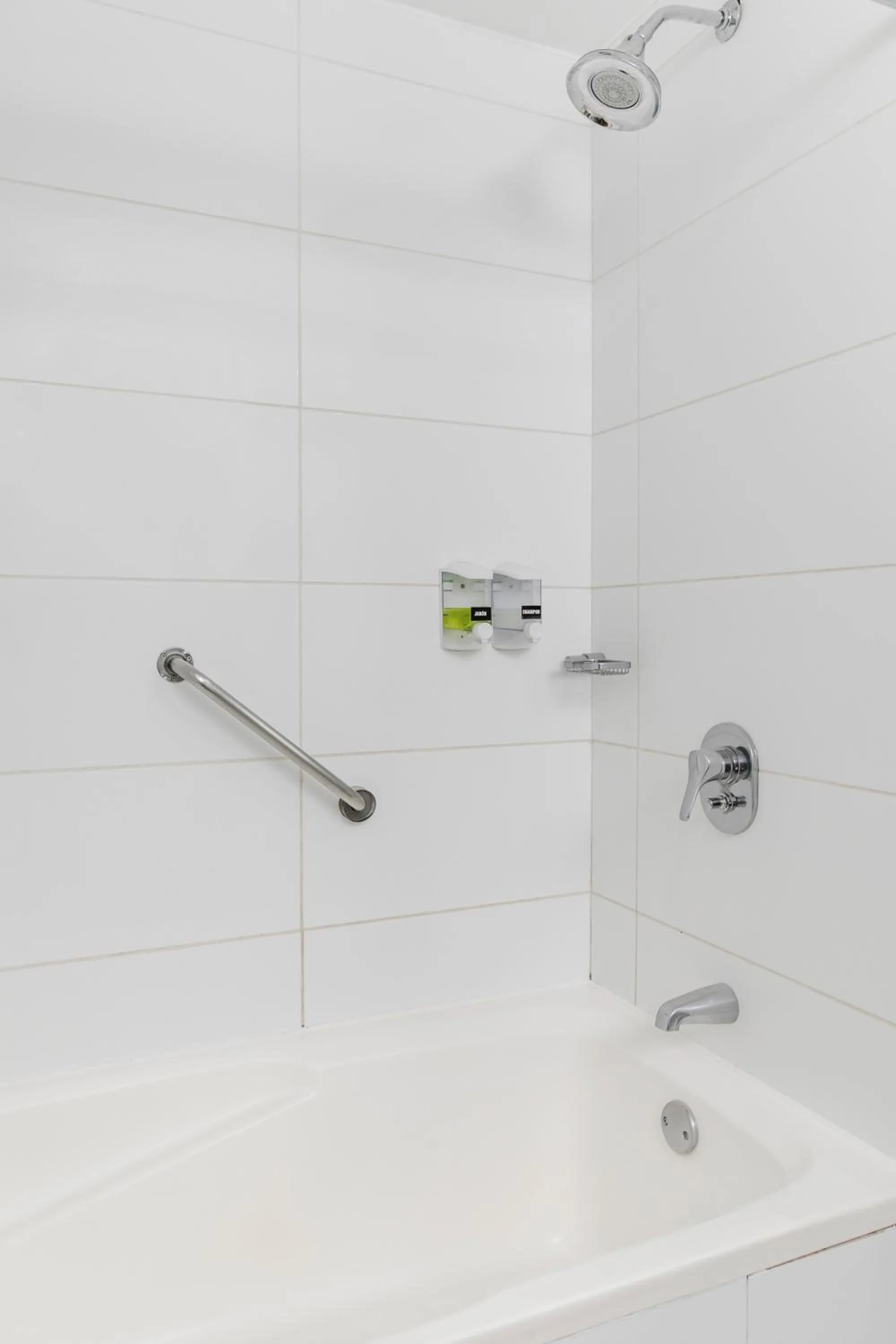 Shower in Wyndham Costa del Sol Pucallpa