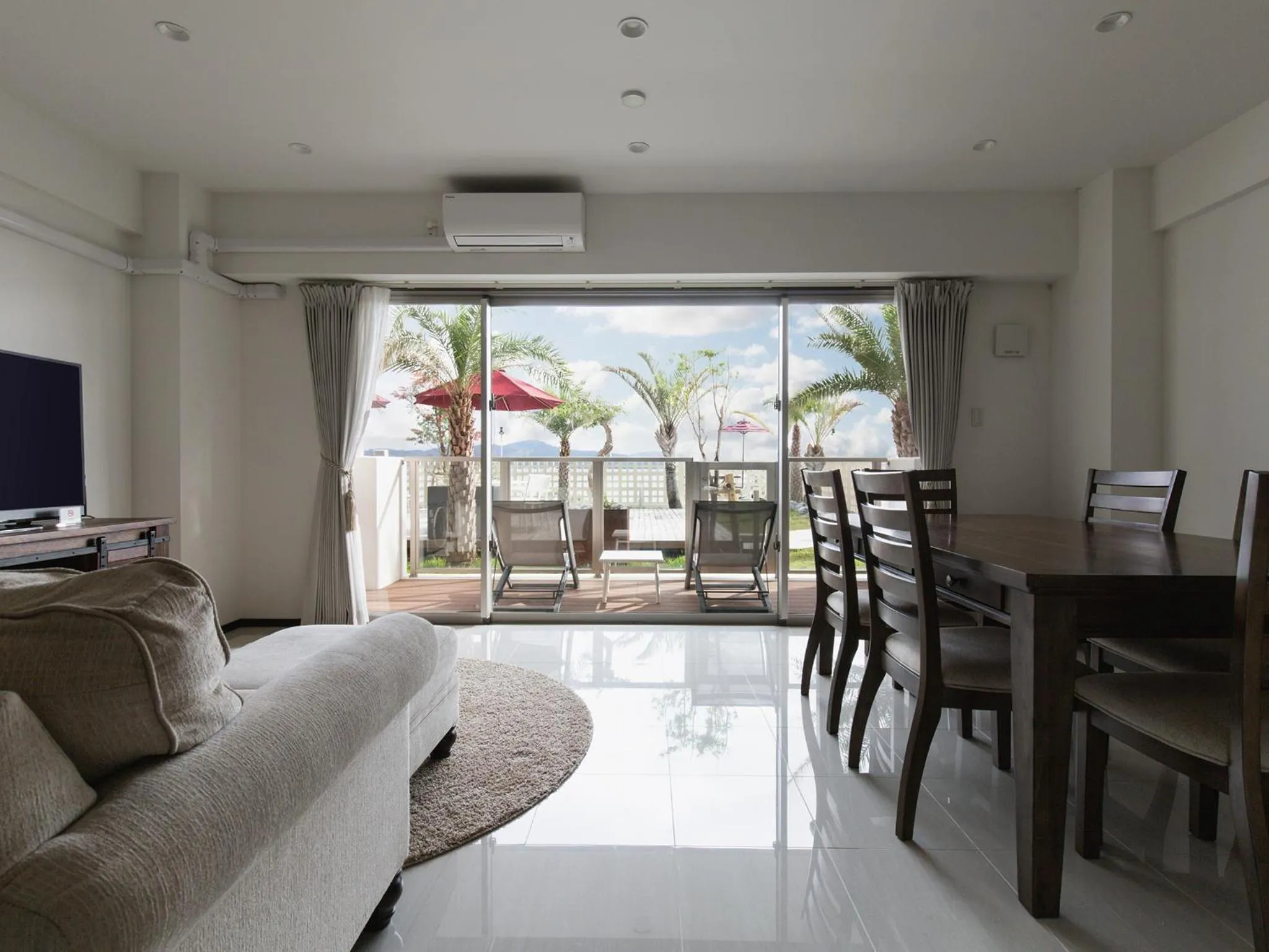 Hideout Okinawa Uruma