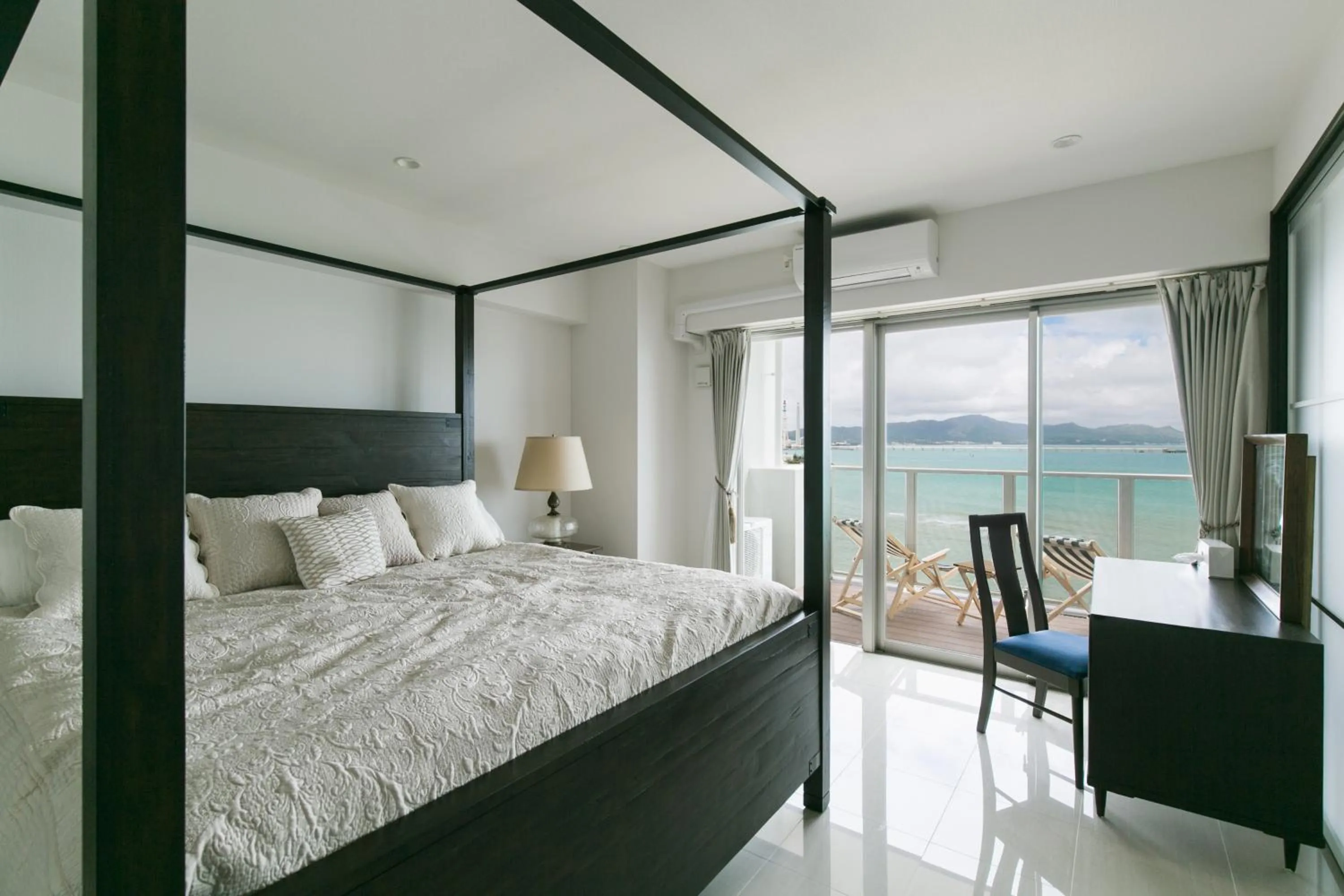 Bedroom, Bed in Hideout Okinawa Uruma