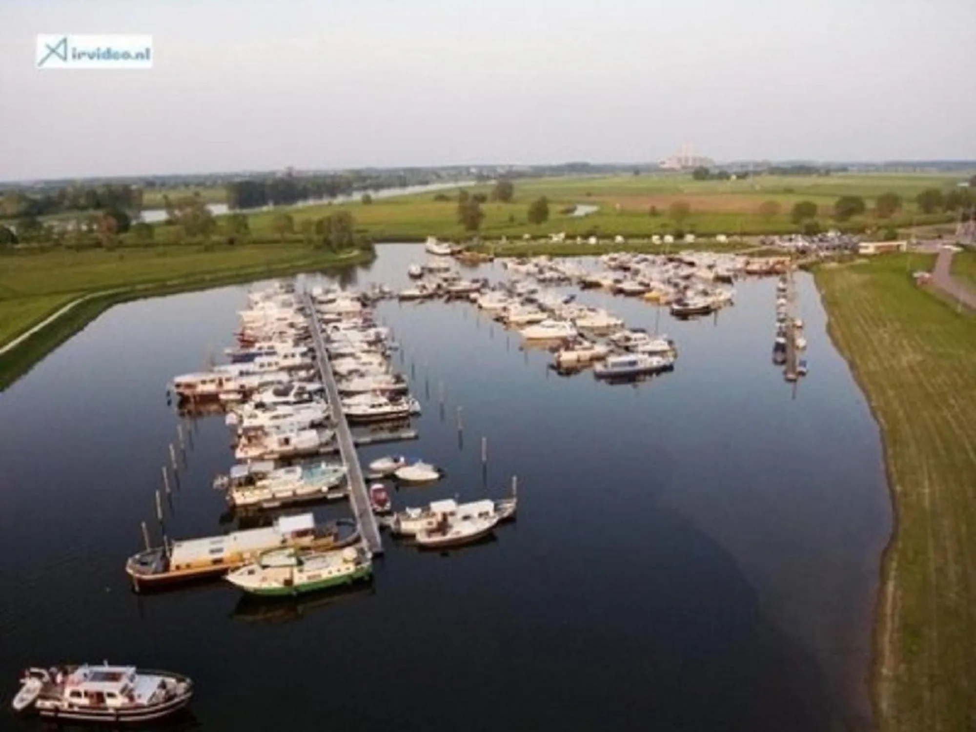 Neighbourhood in Tiny Hanzeboat