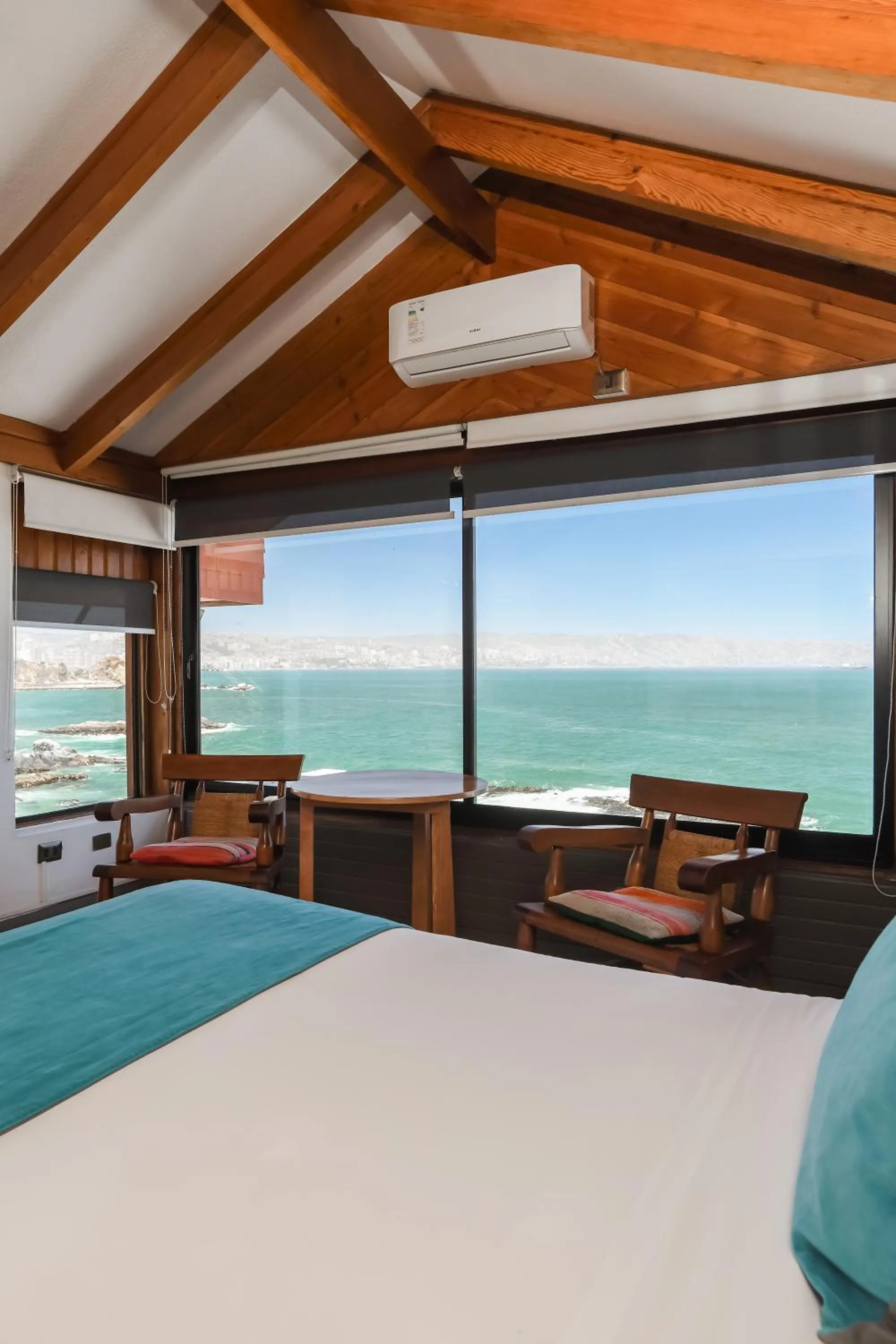 Bed in Hotel Oceanic