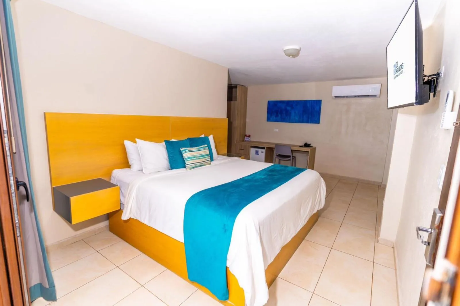 Hot Tub, Bed in Hotel Los Farallones