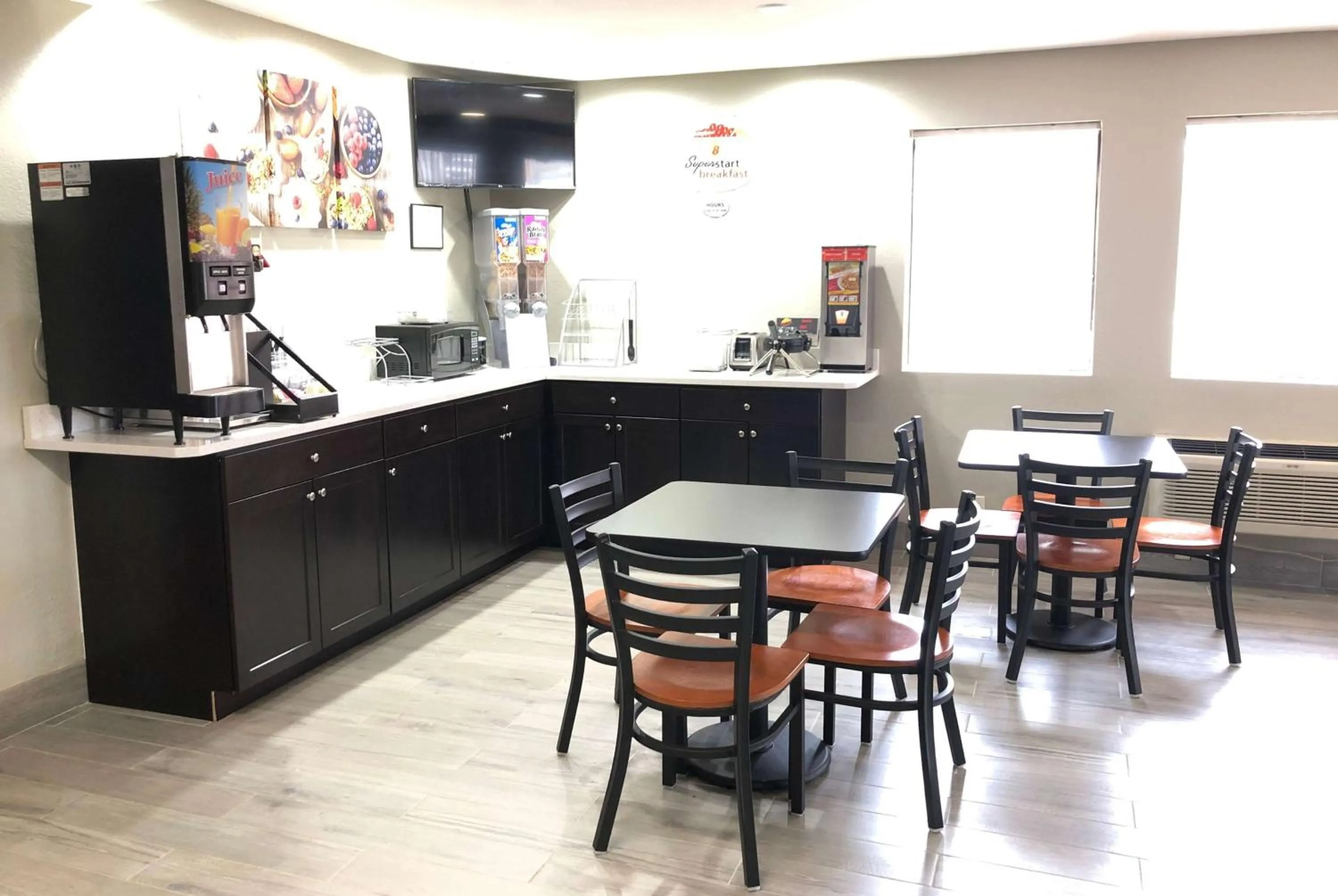 Restaurant/places to eat in Super 8 by Wyndham Natchitoches