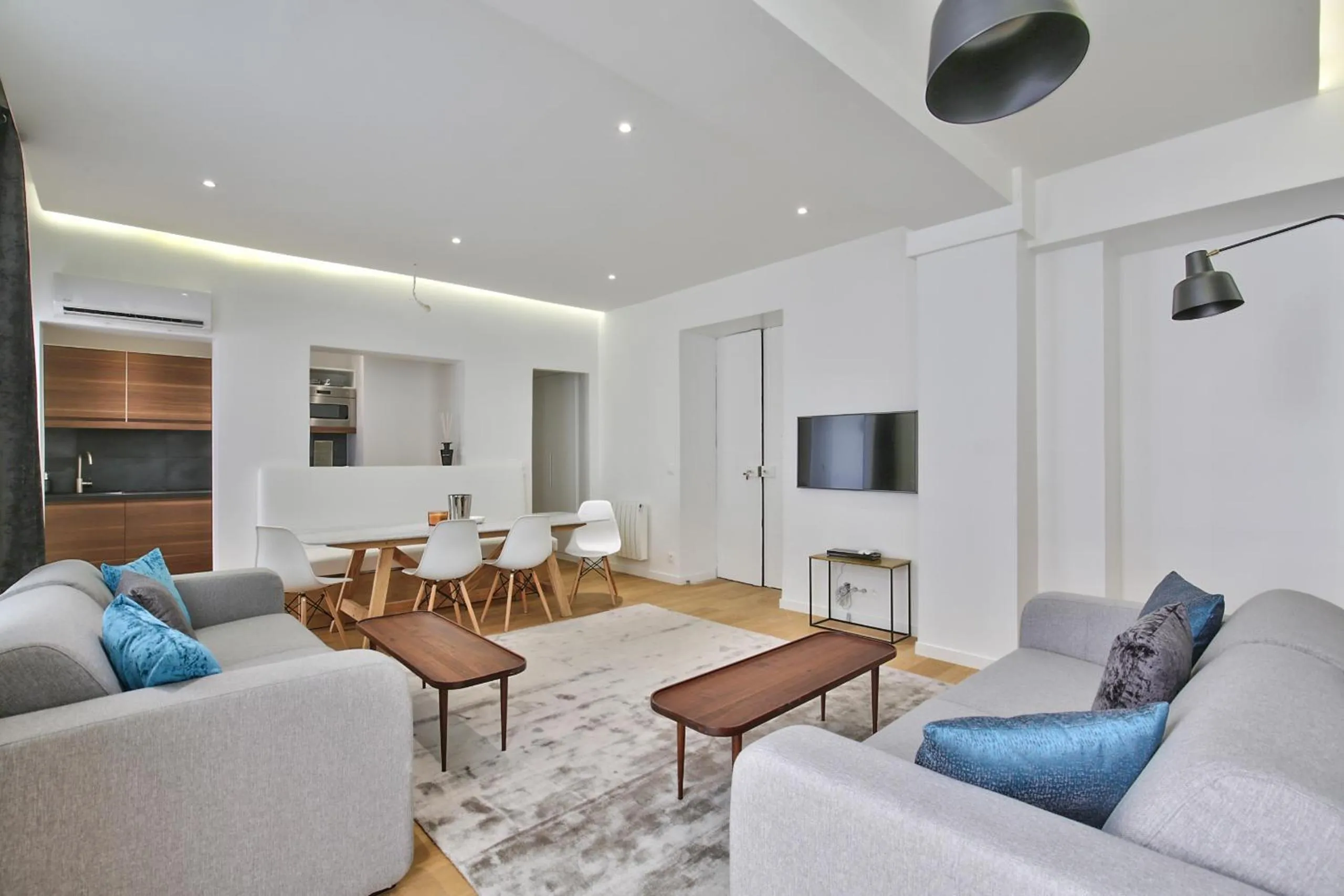 Other in 69 - Authentic Parisian Home