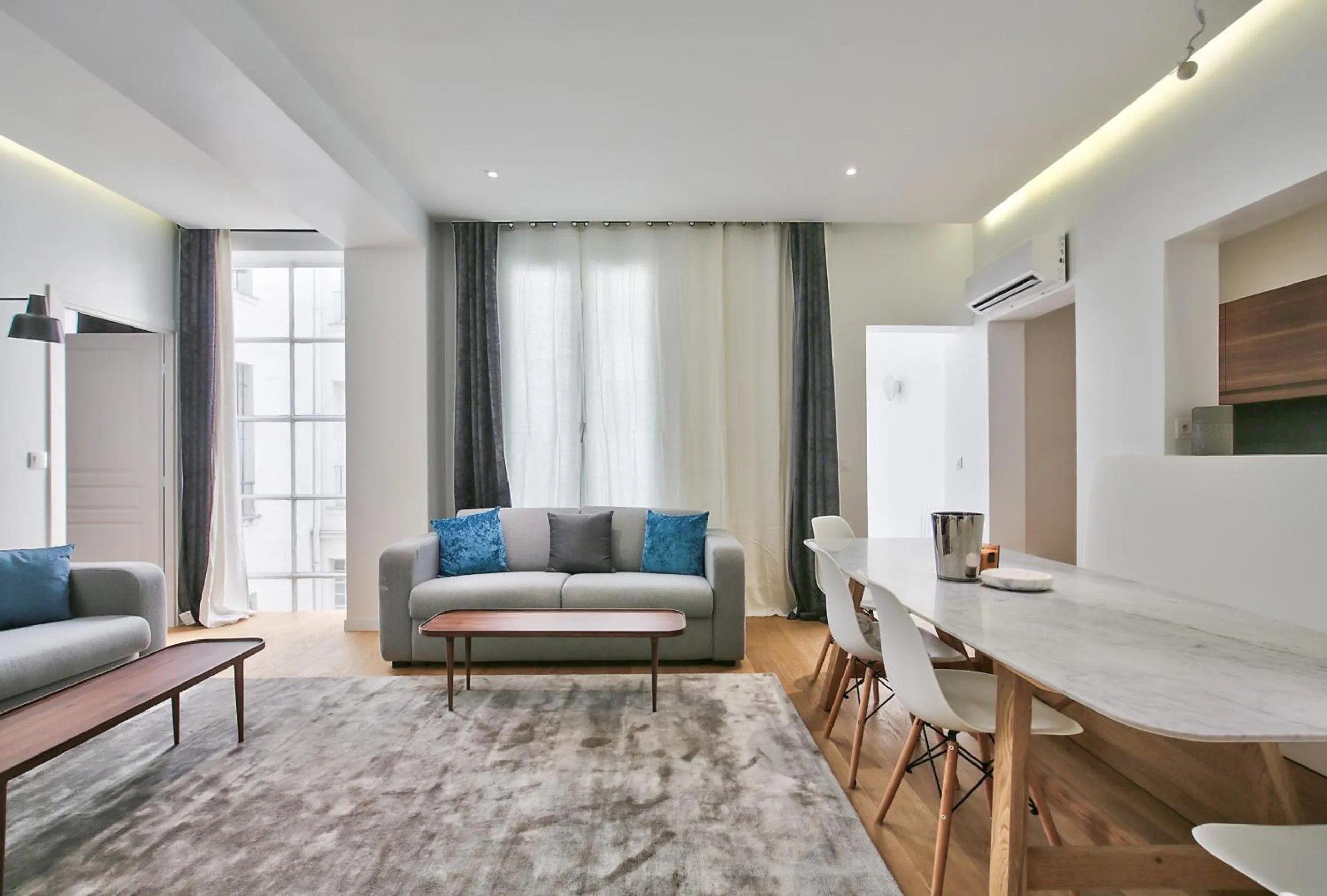 Other in 69 - Authentic Parisian Home