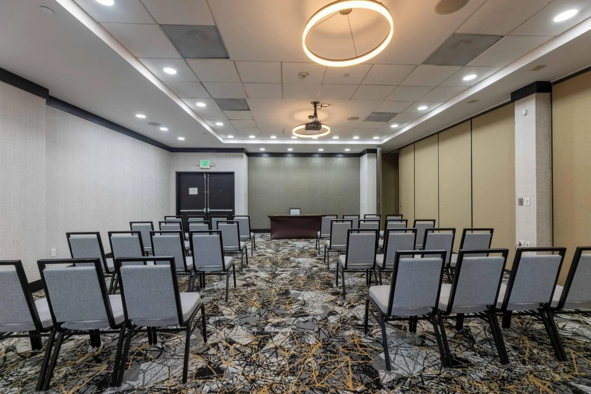 Meeting/conference room in Crowne Plaza Houston Galleria Area by IHG