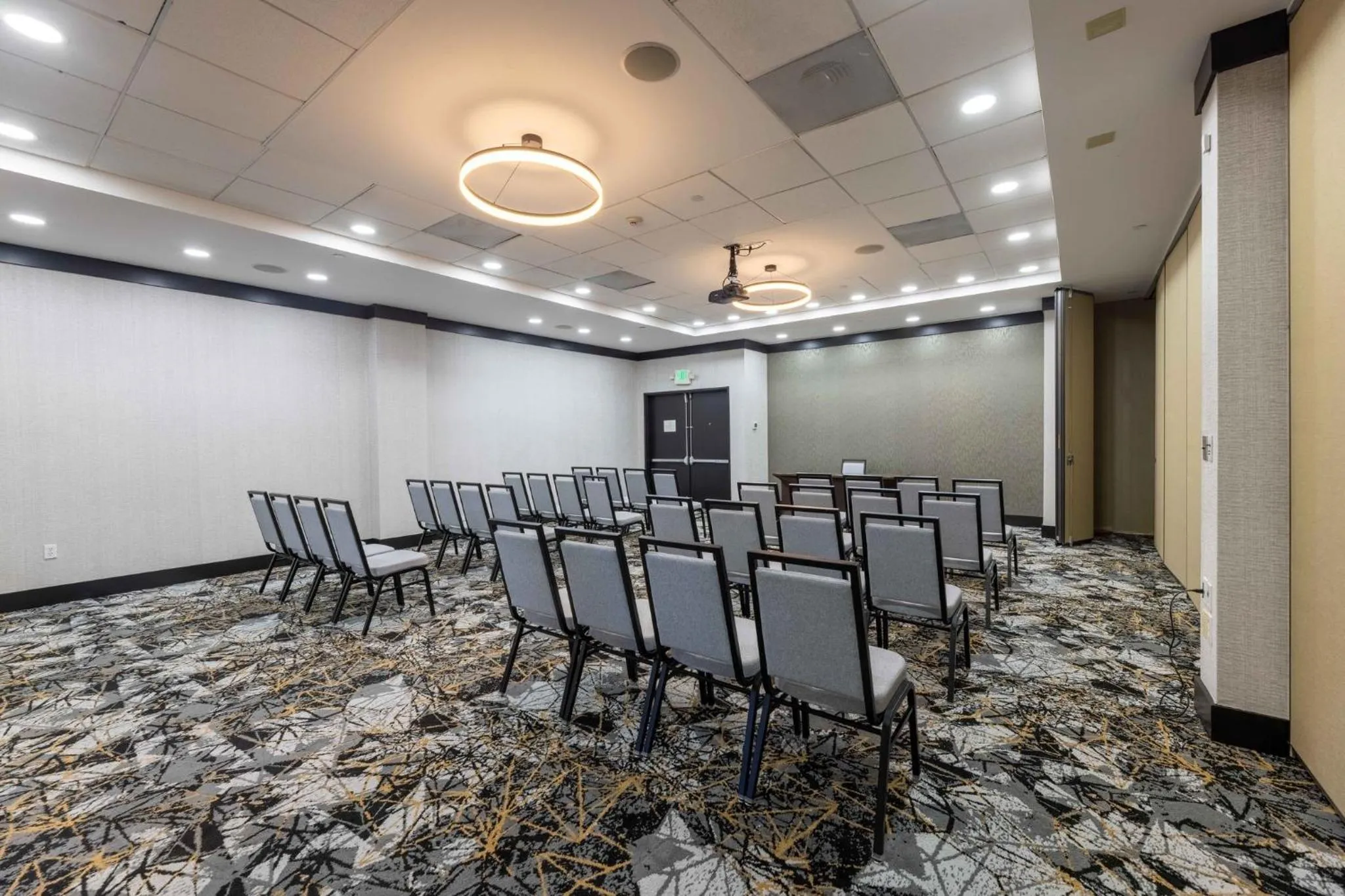 Meeting/conference room in Crowne Plaza Houston Galleria Area by IHG