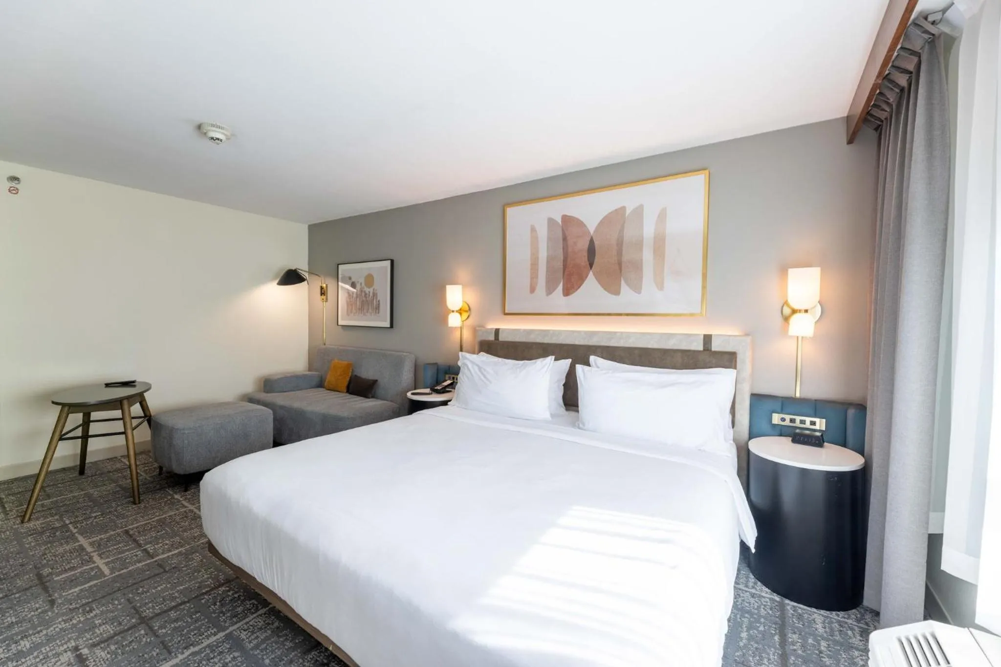 Photo of the whole room, Bed in Crowne Plaza Houston Galleria Area by IHG