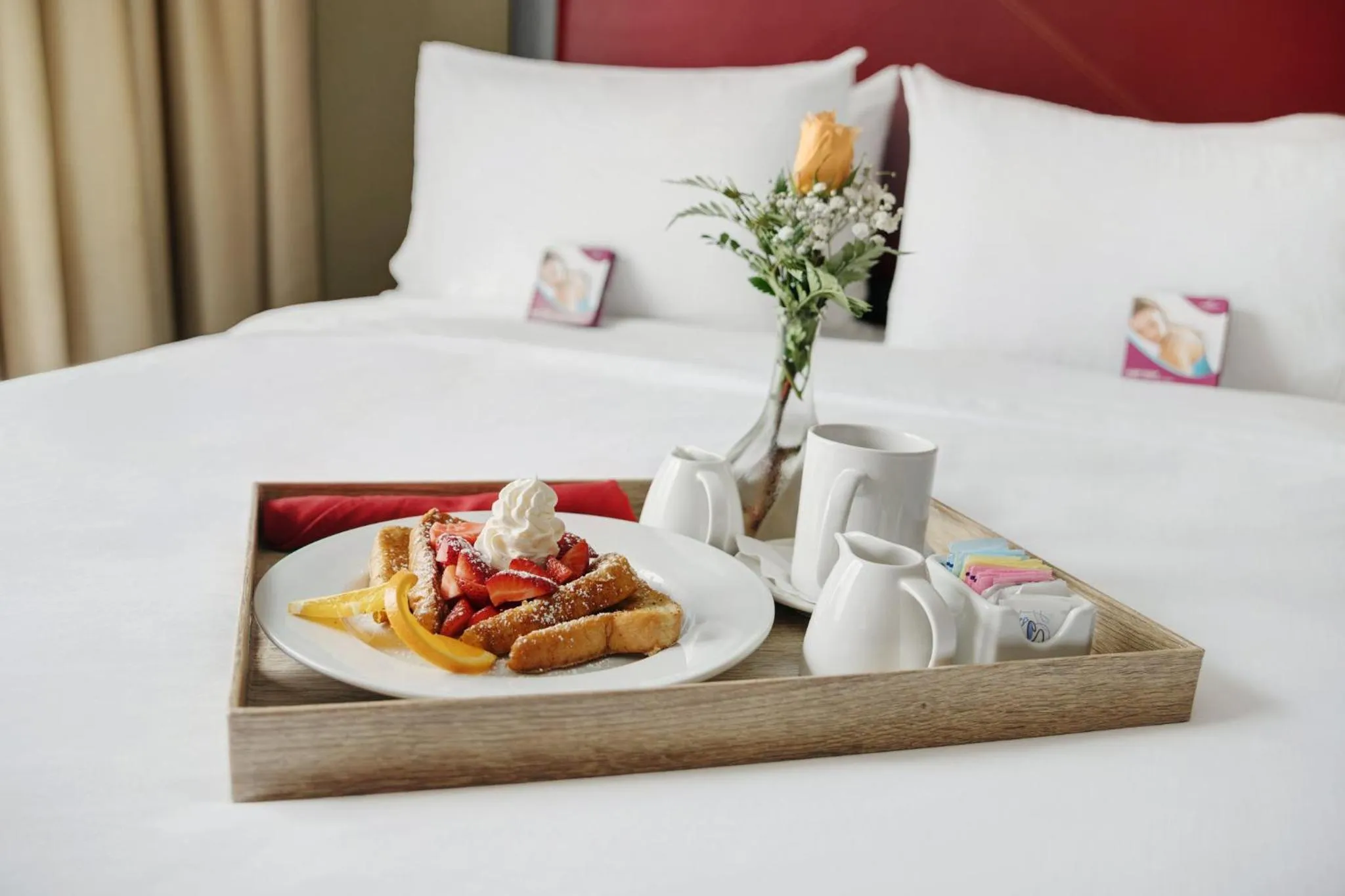 Photo of the whole room, Bed in Crowne Plaza Houston Galleria Area by IHG