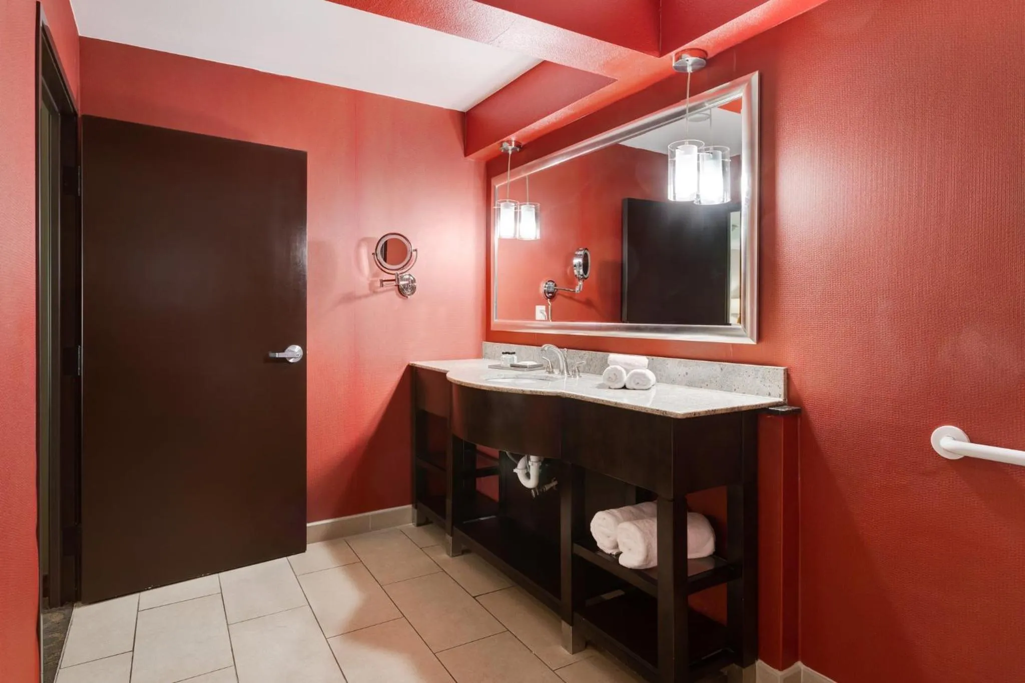 Bathroom in Crowne Plaza Houston Galleria Area by IHG