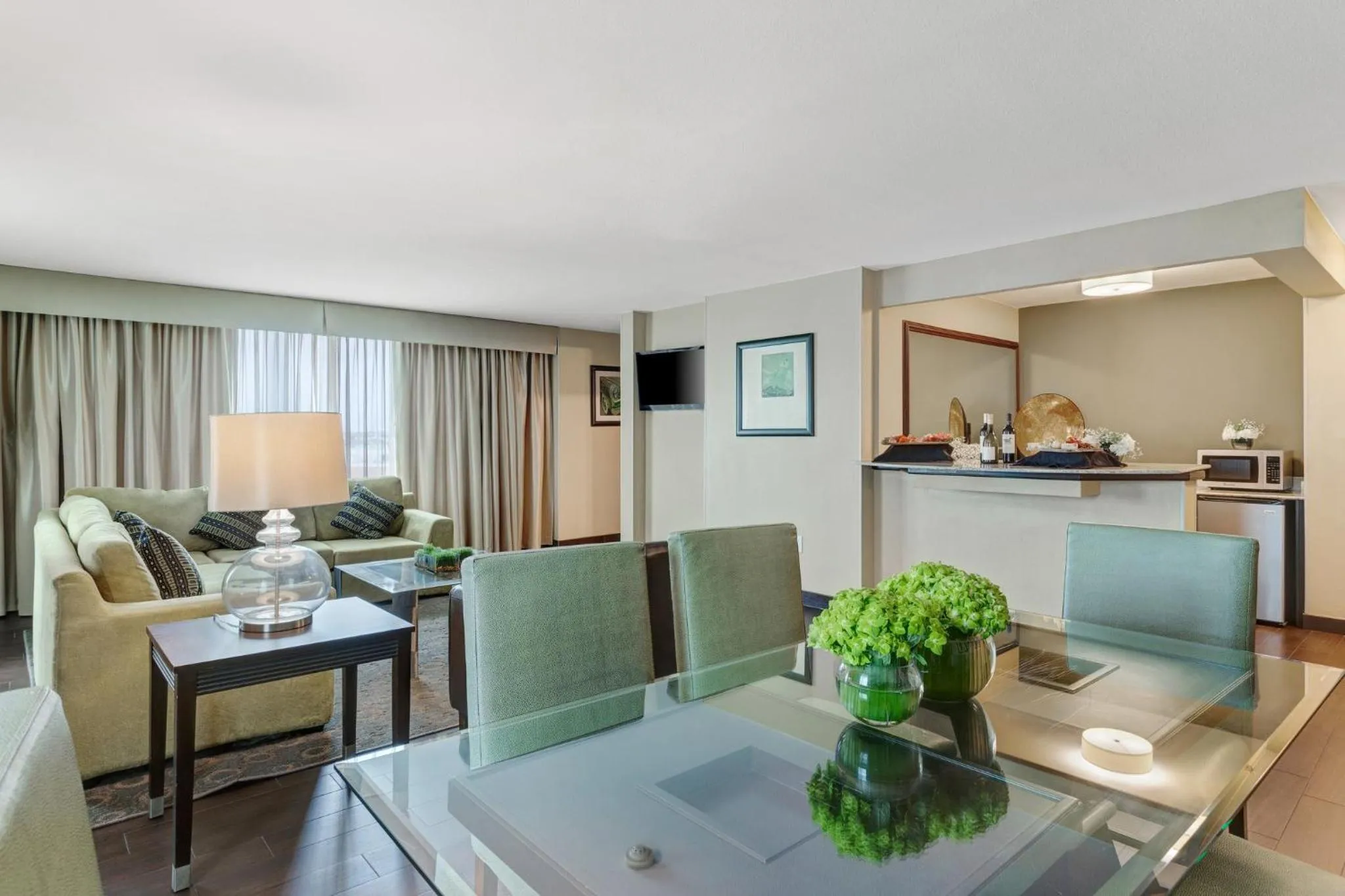 Photo of the whole room in Crowne Plaza Houston Galleria Area by IHG