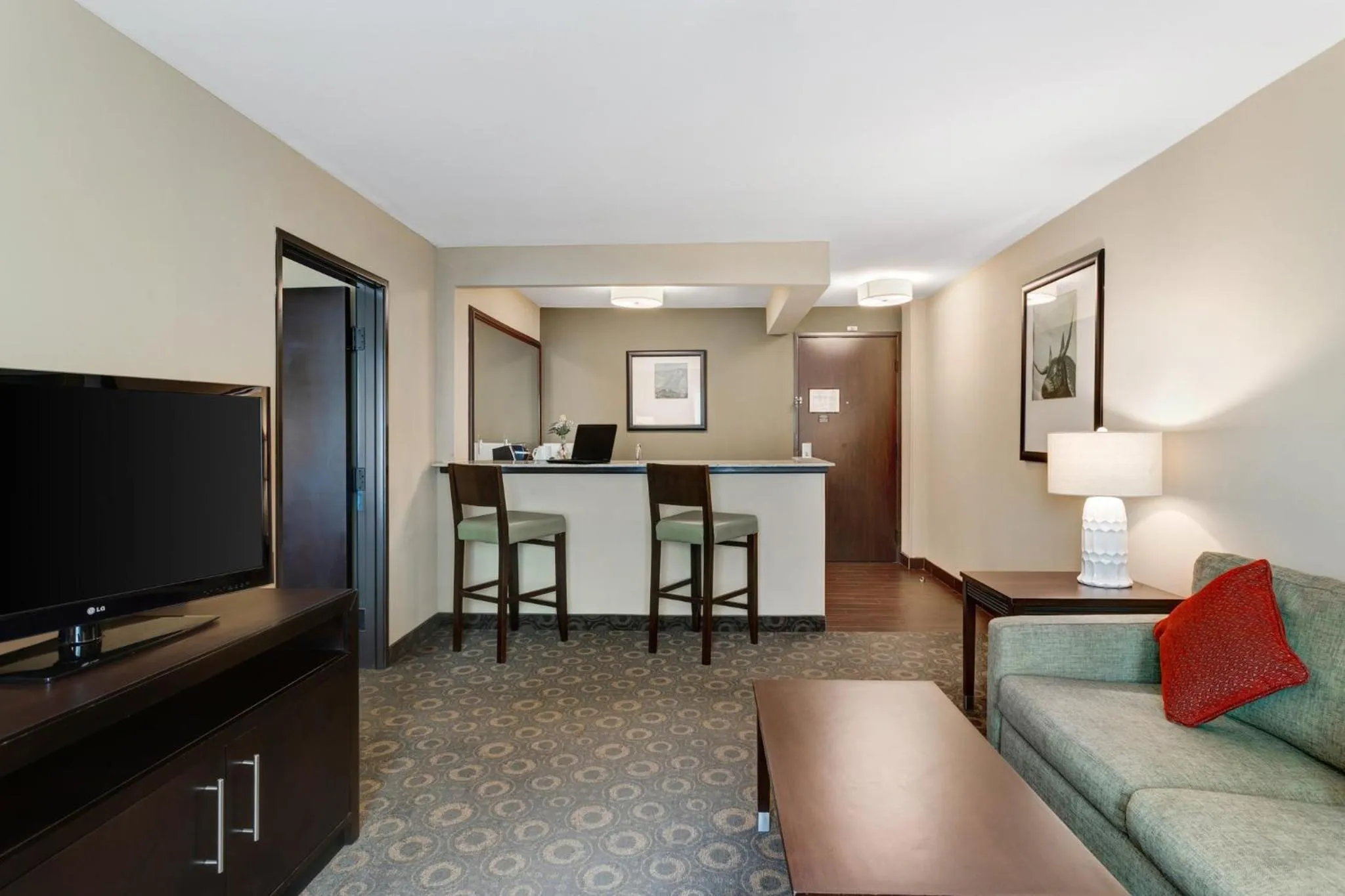 Photo of the whole room in Crowne Plaza Houston Galleria Area by IHG