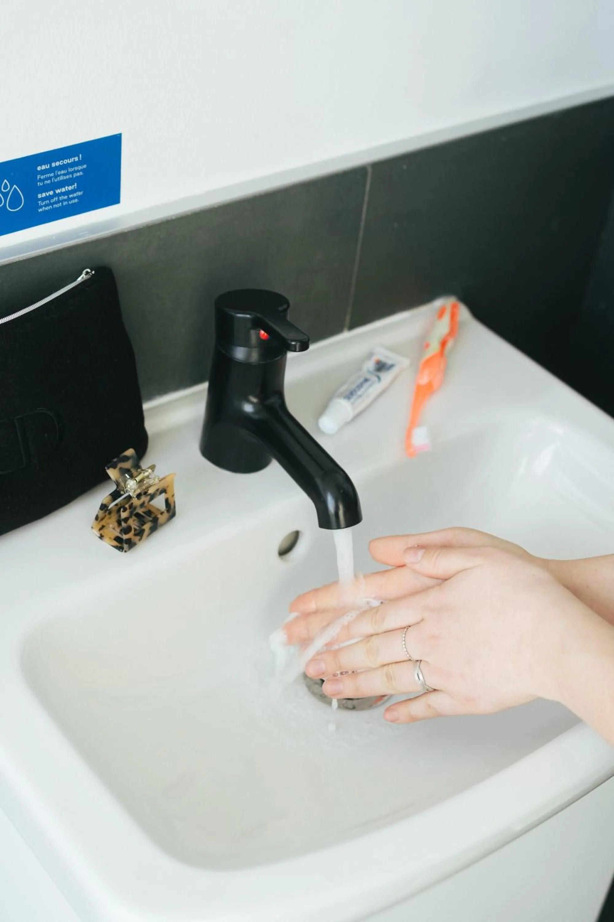 Bathroom in Auberge Saintlo Montréal Hostel