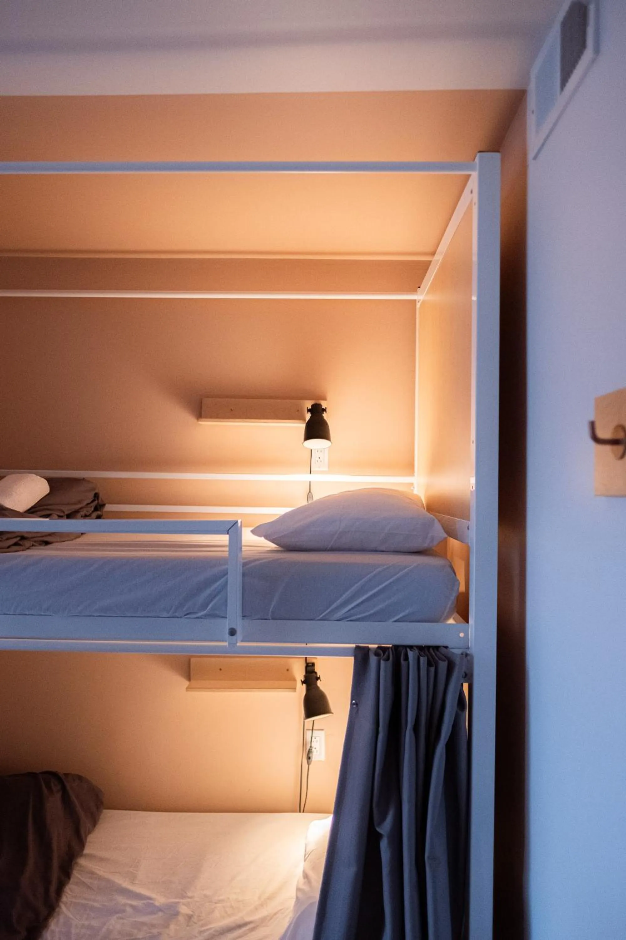 Bedroom, Bed in Auberge Saintlo Montréal Hostel