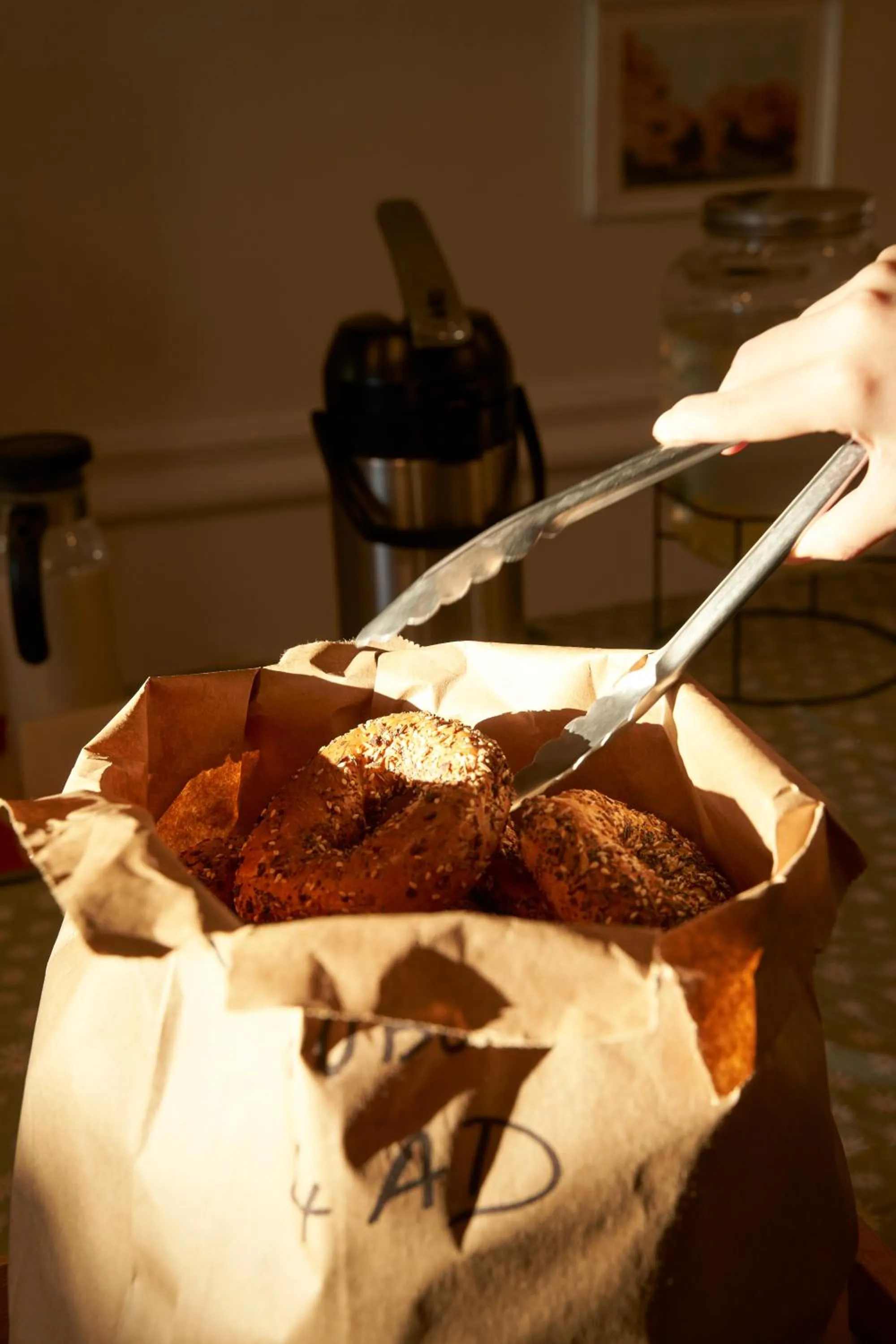 Breakfast in Auberge Saintlo Montréal Hostel