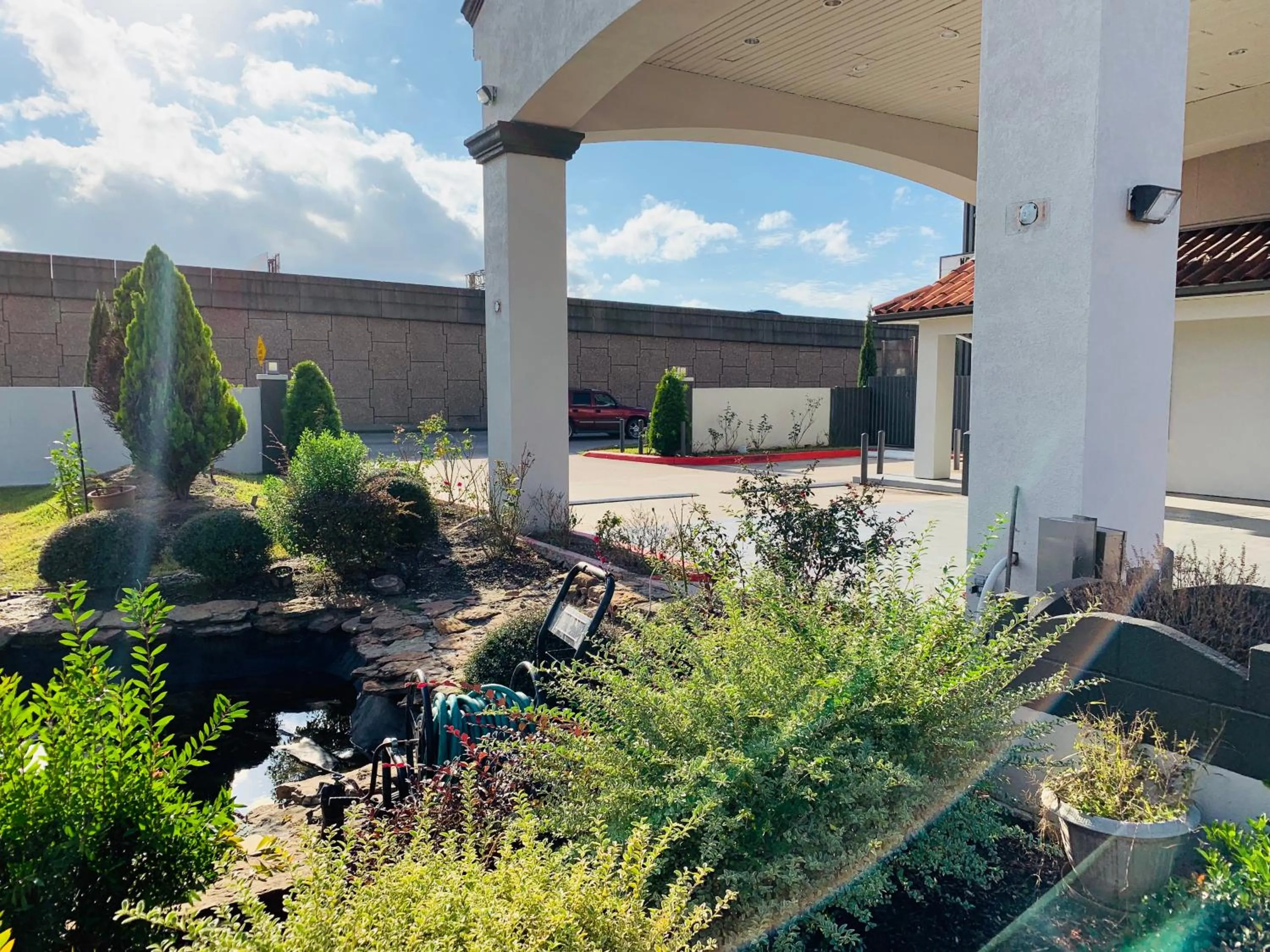 Island Suites Hobby Airport