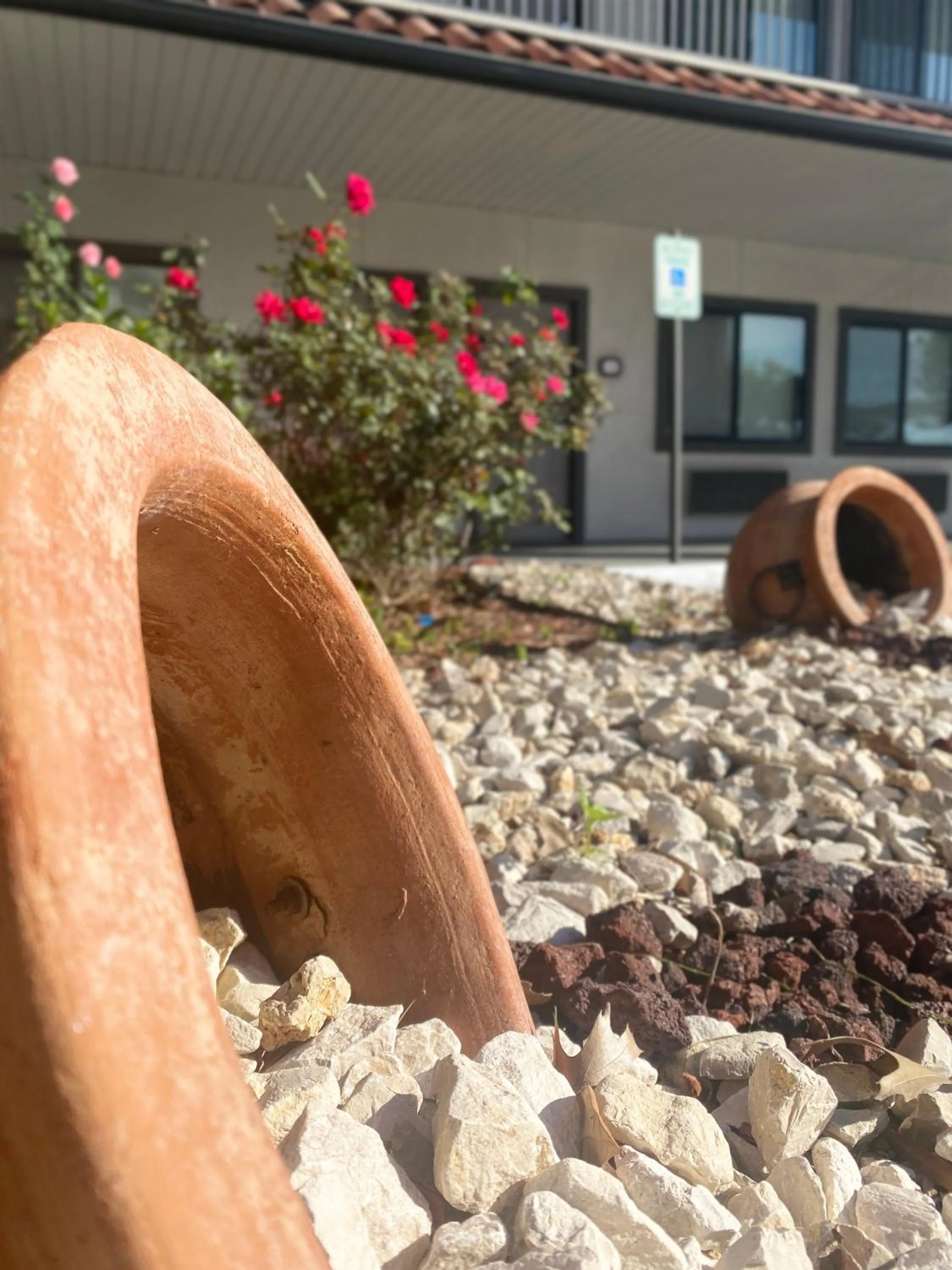 Property building in Island Suites Hobby Airport