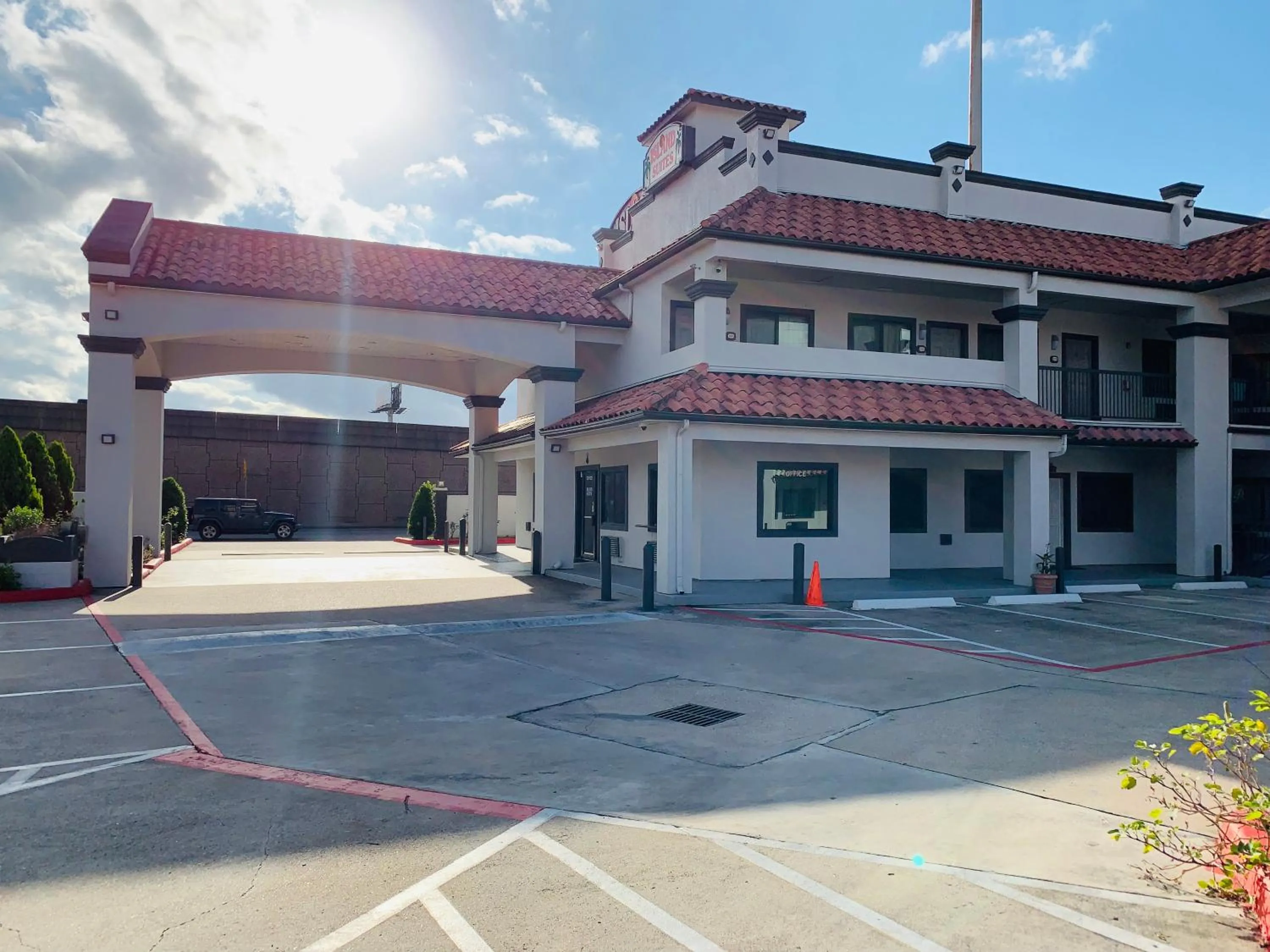 Island Suites Hobby Airport