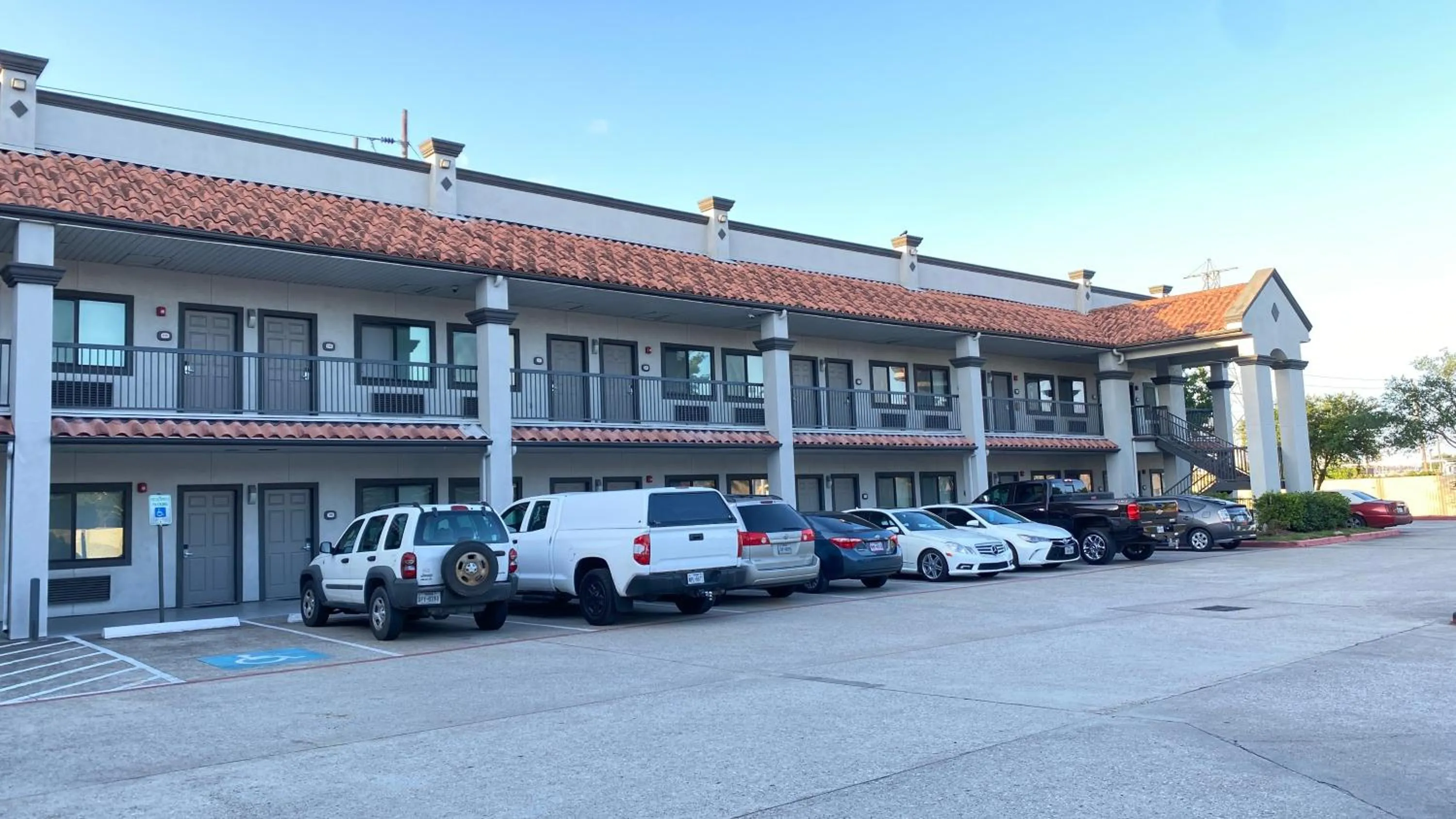 Property building in Island Suites Hobby Airport