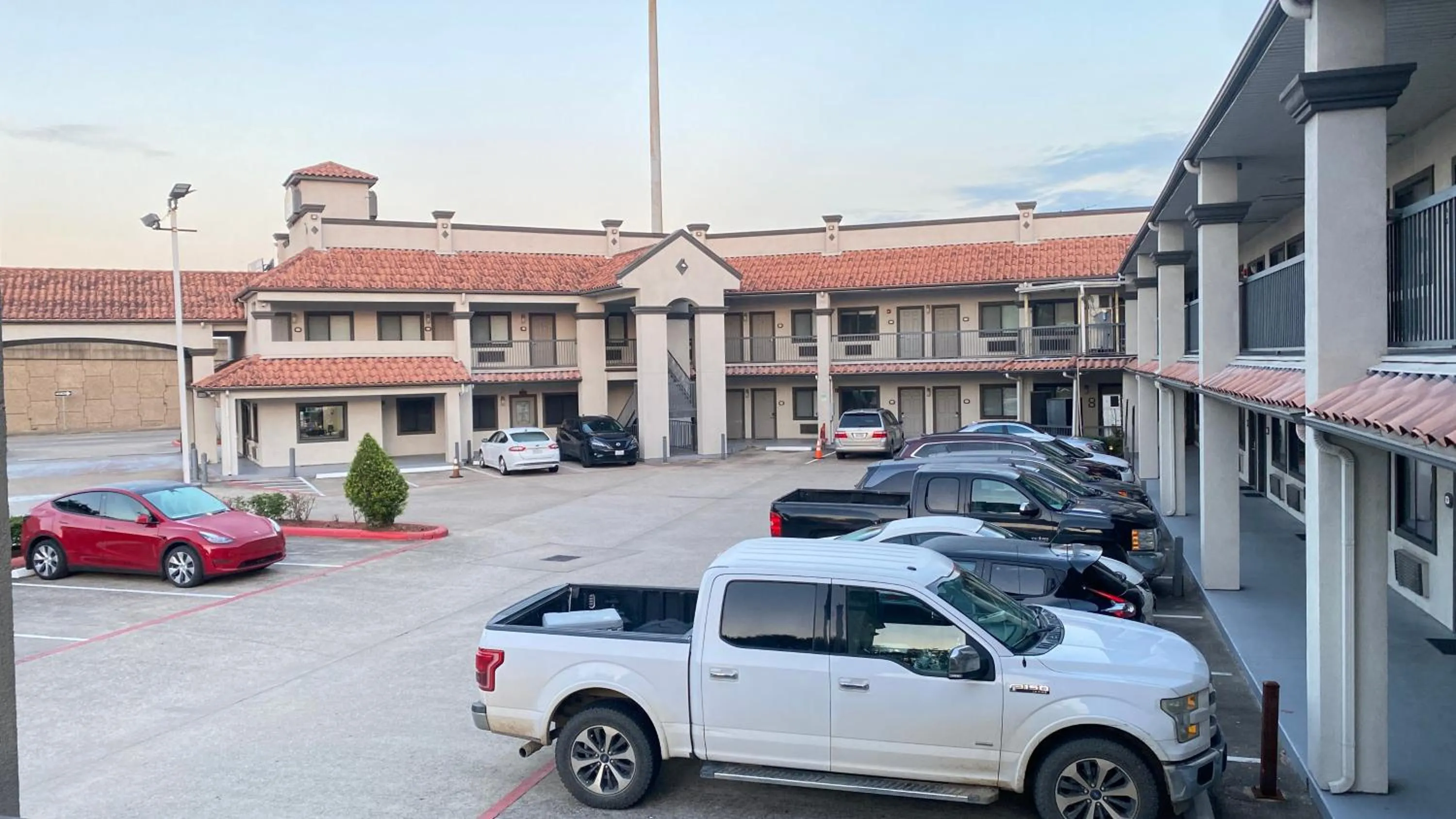 Property building in Island Suites Hobby Airport