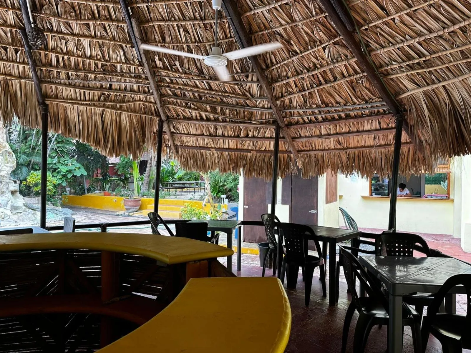 Restaurant/places to eat in Hotel Bungalows Acuario