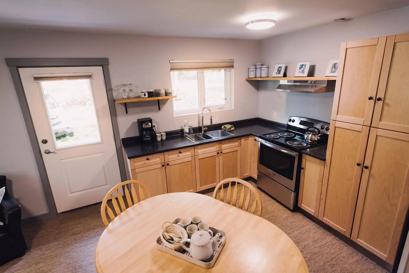 Dining area in Across the Creek Cabins