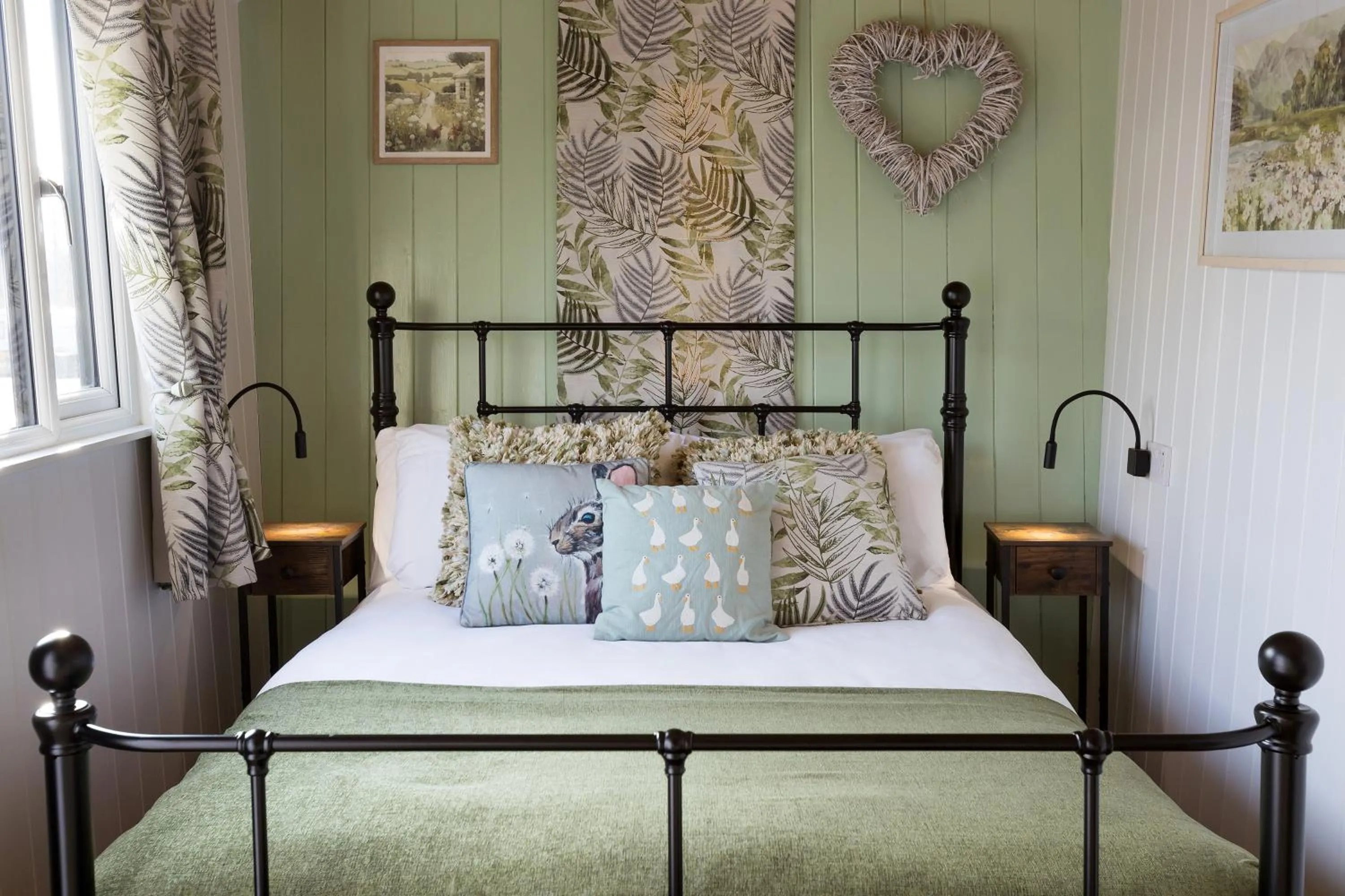 Bed in The Little Mill Inn