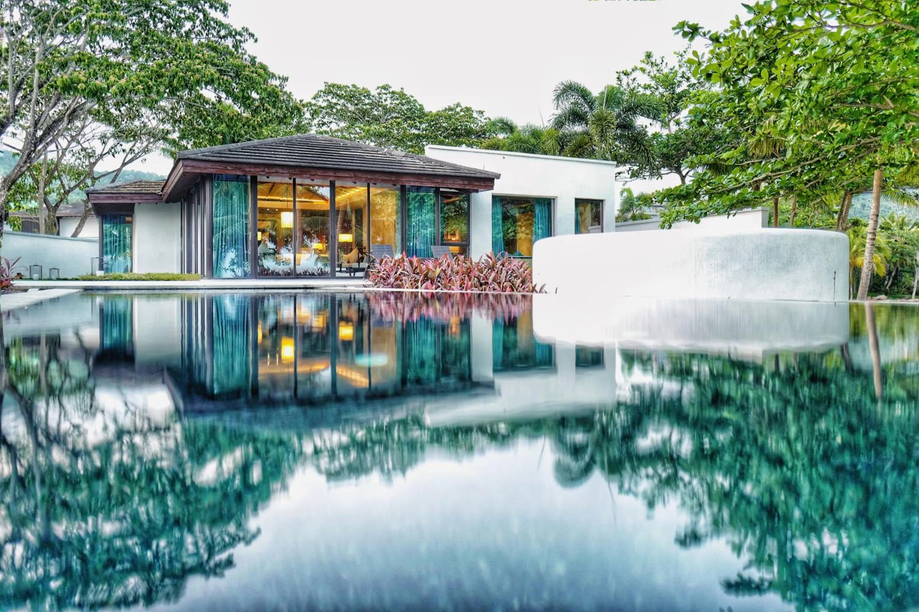 Pool view in Le Méridien Shimei Bay Beach Resort & Spa