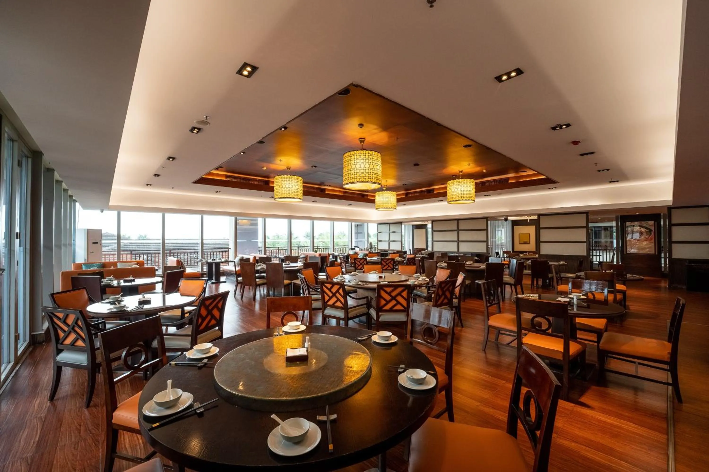 Restaurant/places to eat in Le Méridien Shimei Bay Beach Resort & Spa