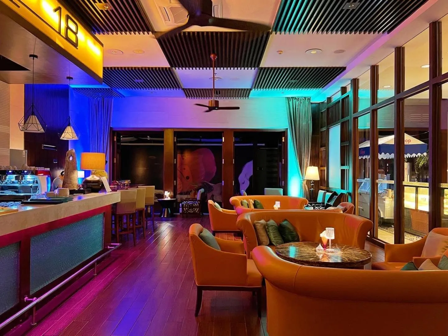 Restaurant/places to eat in Le Méridien Shimei Bay Beach Resort & Spa