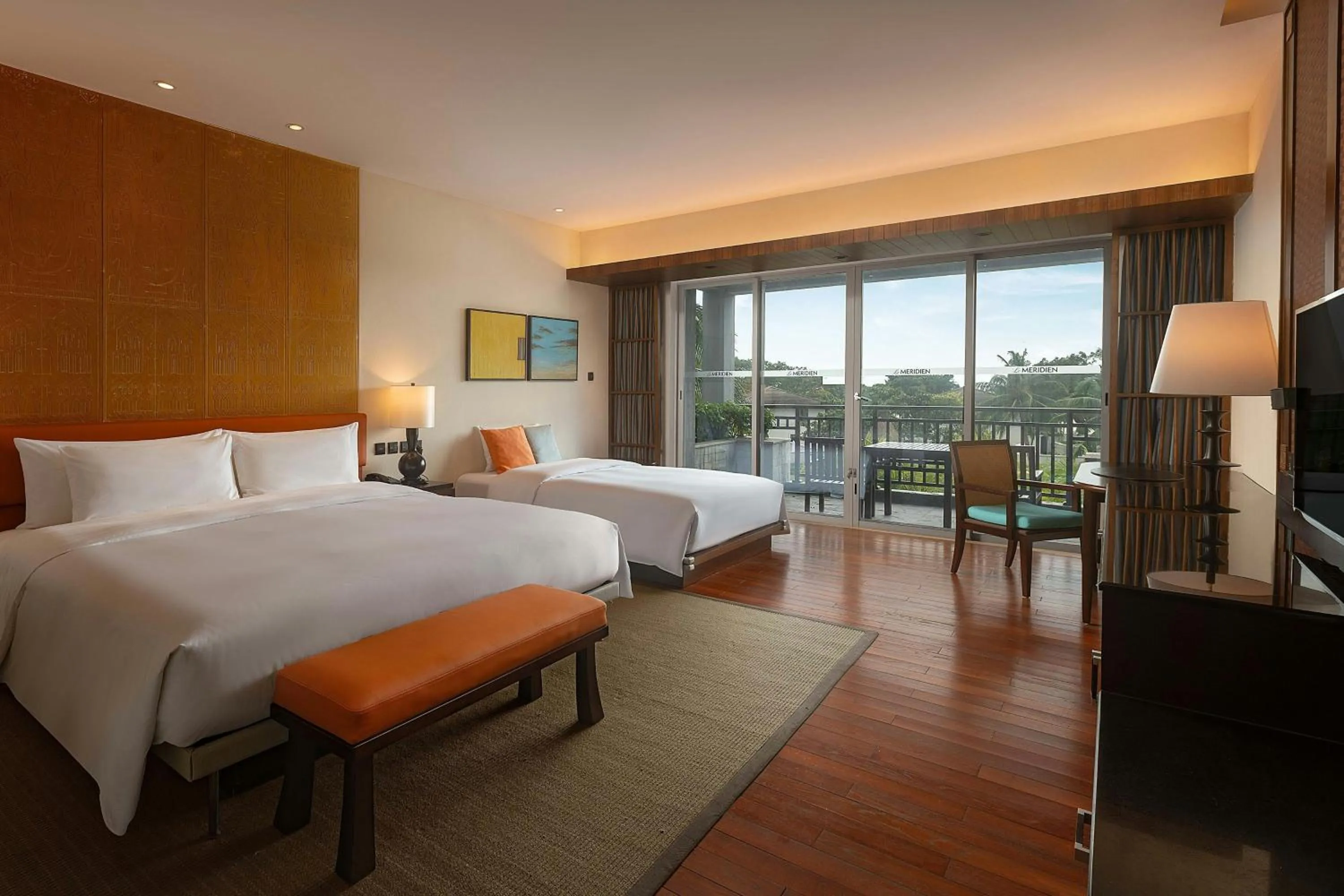 Photo of the whole room, Bed in Le Méridien Shimei Bay Beach Resort & Spa