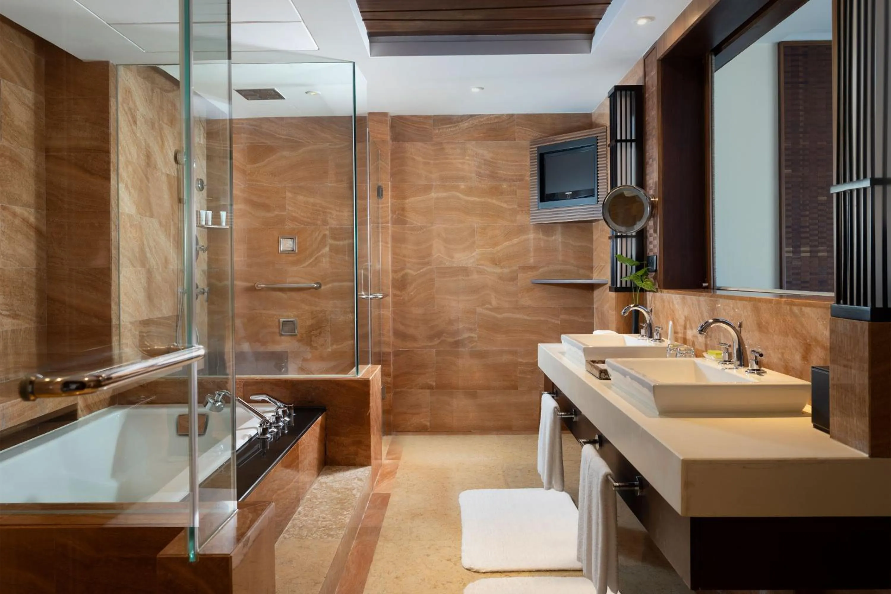 Bathroom in Le Méridien Shimei Bay Beach Resort & Spa