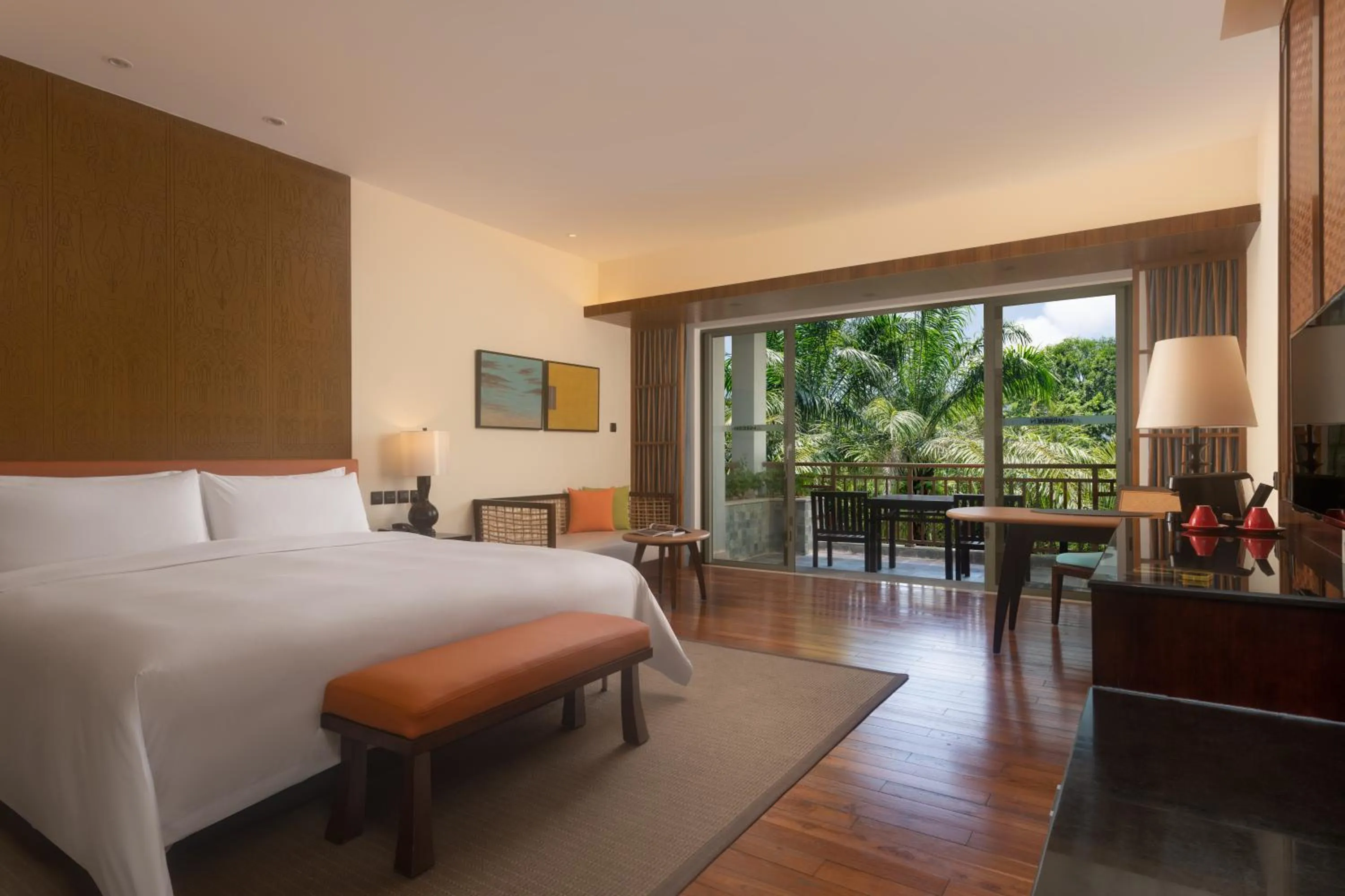 Photo of the whole room, Bed in Le Méridien Shimei Bay Beach Resort & Spa