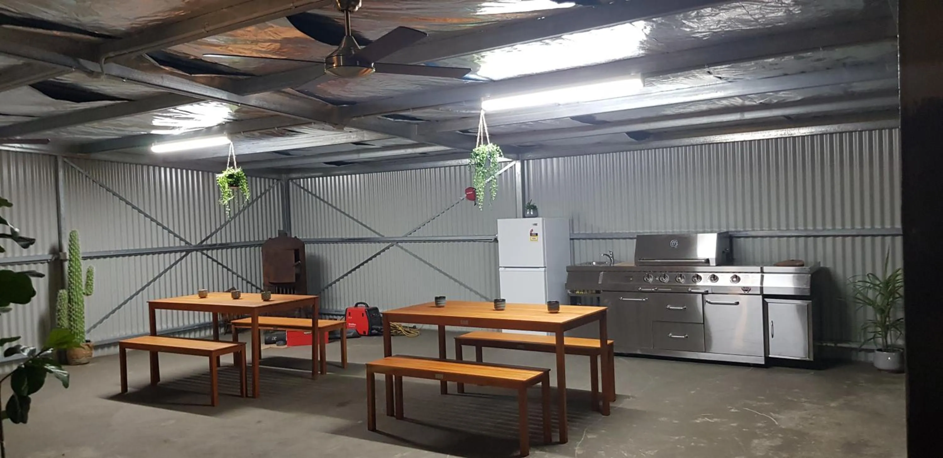 Seating area in Bidgee Motor Inn