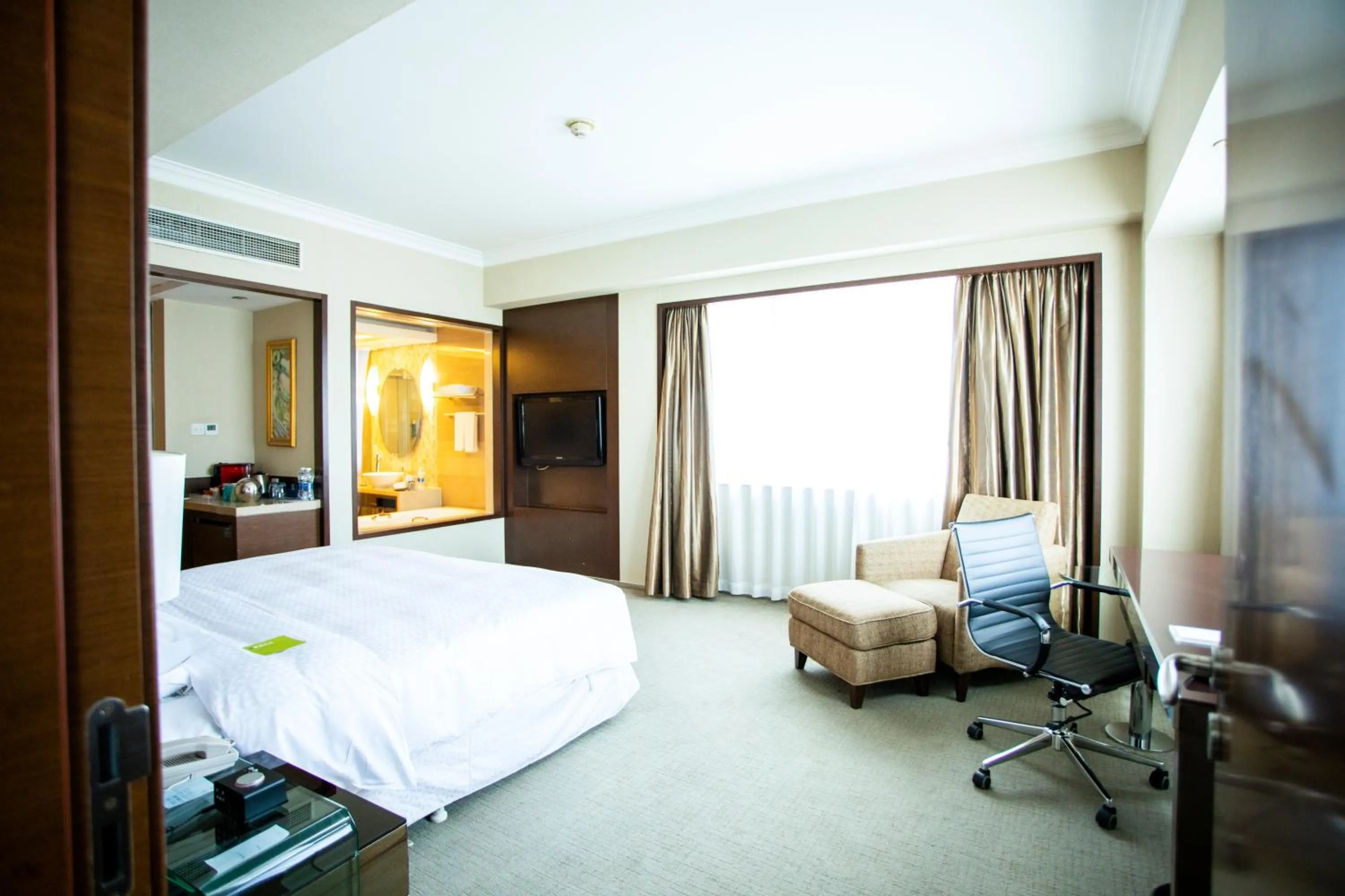 Bed in Four Points By Sheraton Beijing, Haidian