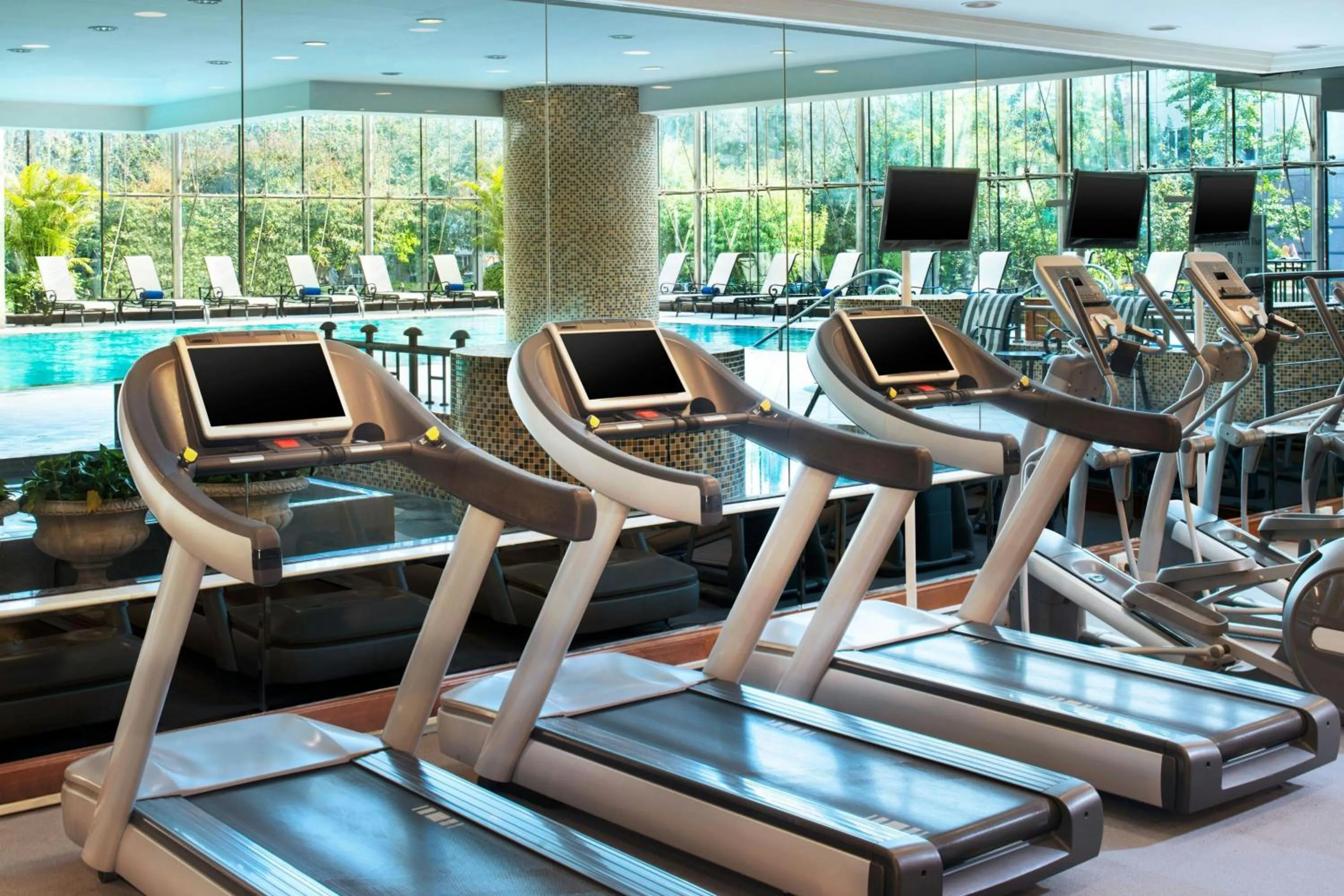 Fitness centre/facilities in The St. Regis Beijing