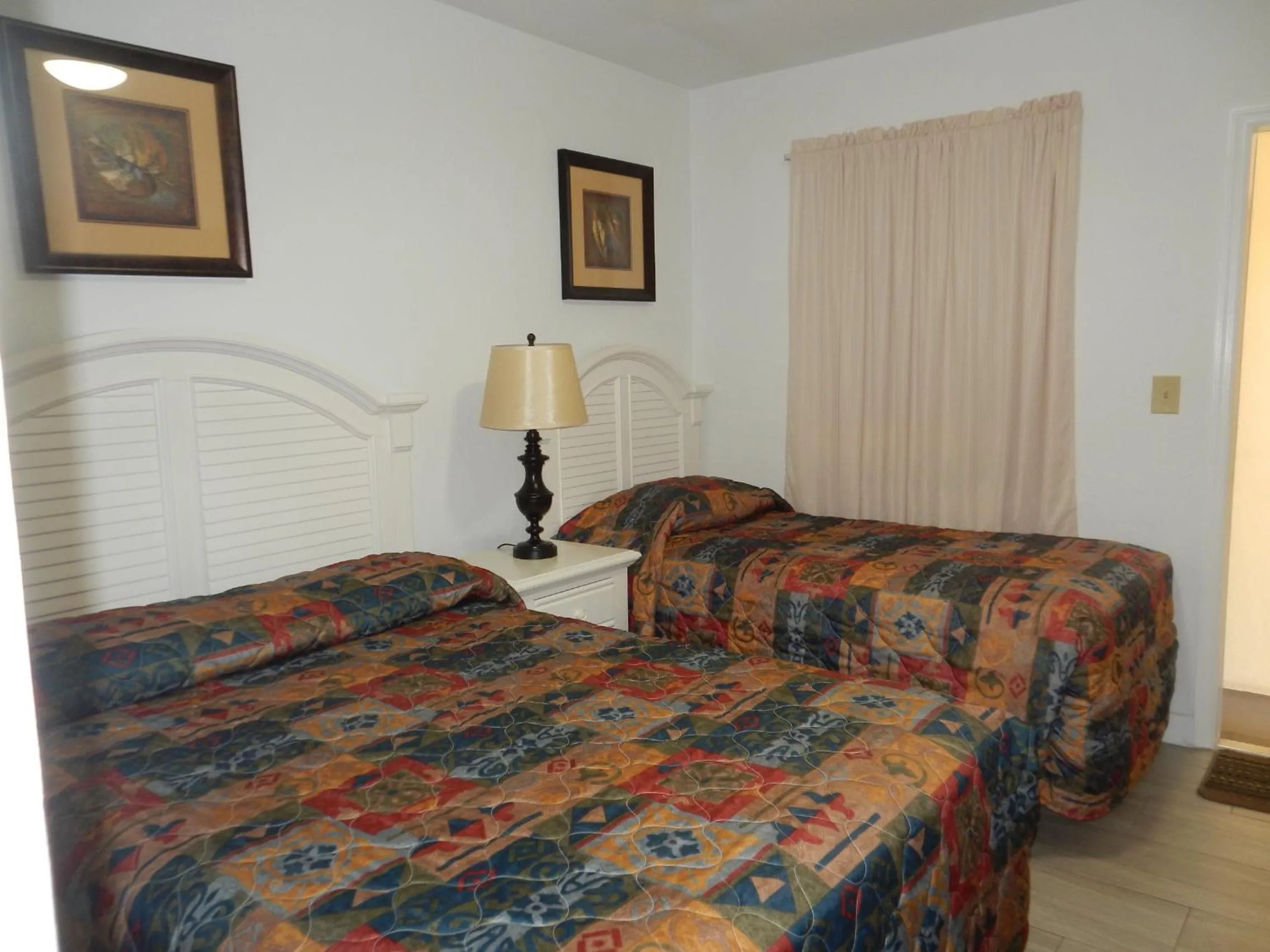 Bed in Shell Motel Hollywood