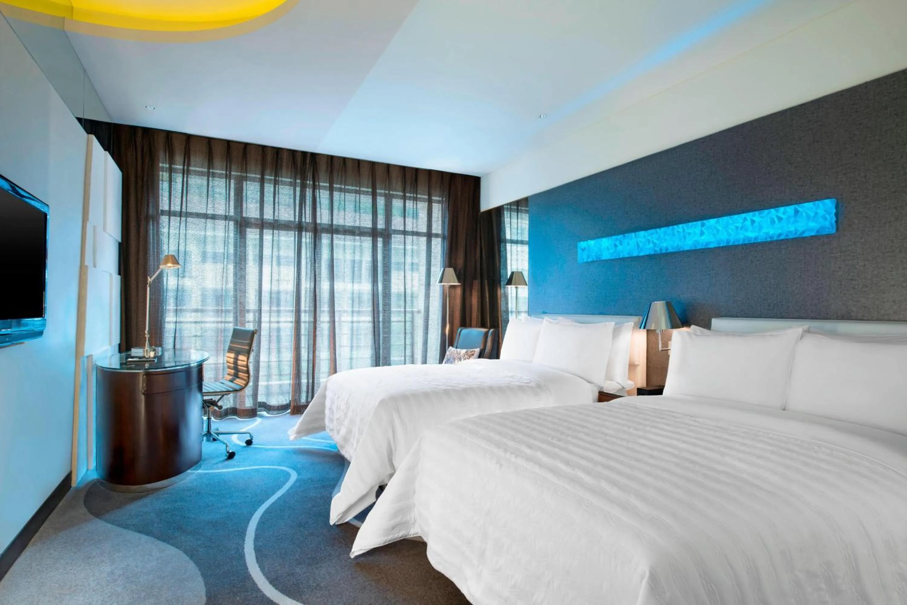 Photo of the whole room, Bed in Le Méridien Xiamen