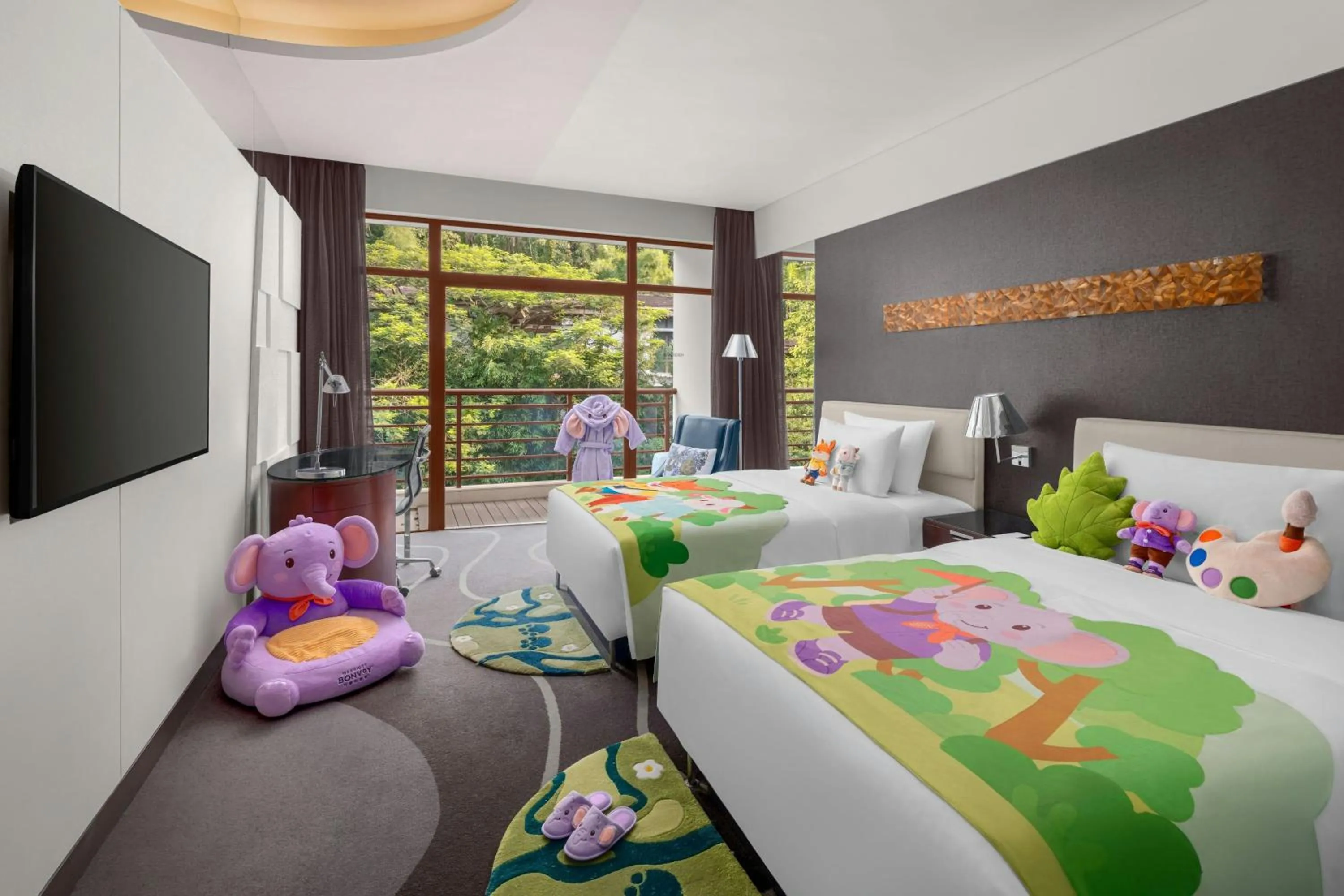 Photo of the whole room, Bed in Le Méridien Xiamen