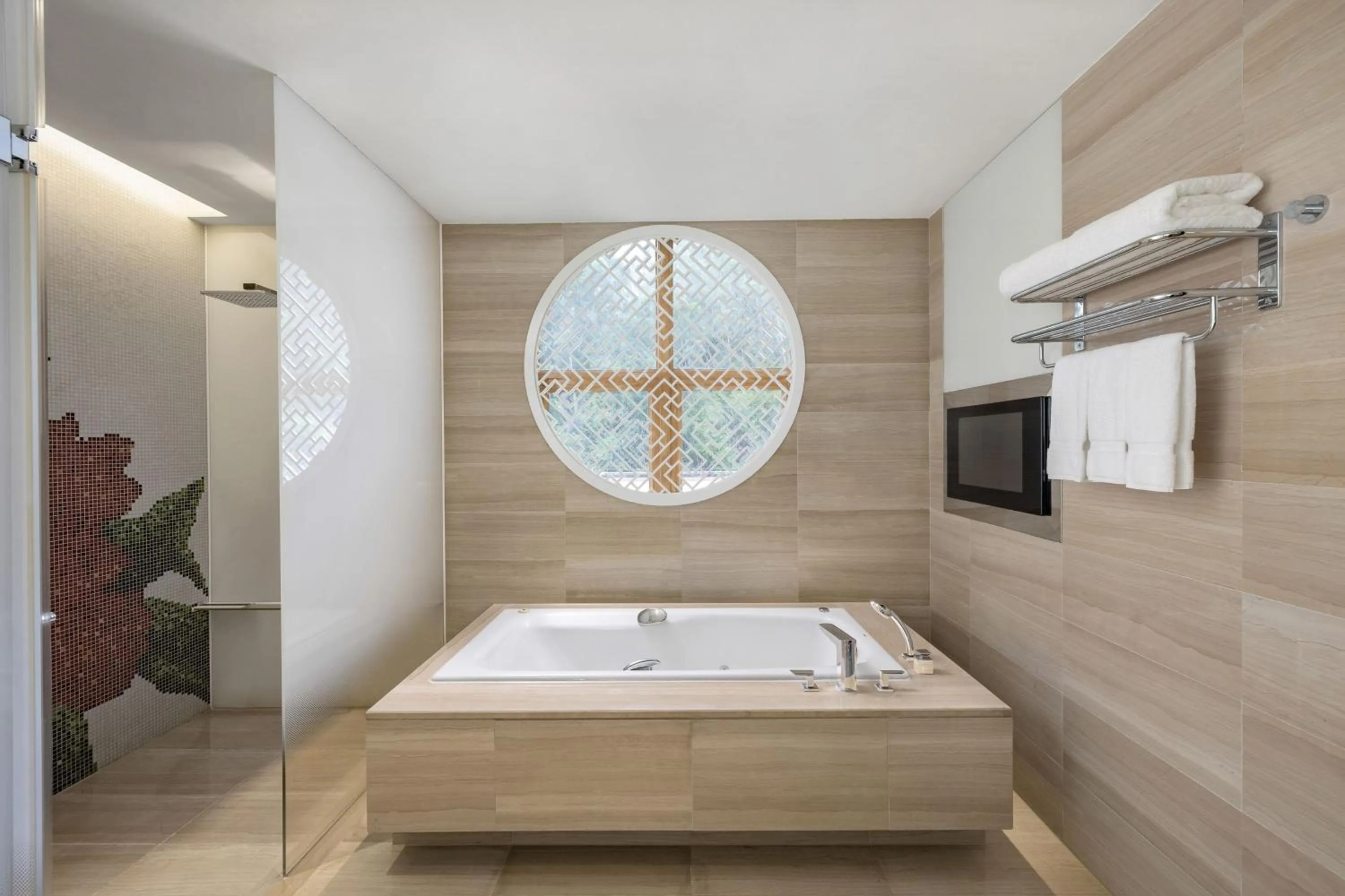 Bathroom, Bed in Le Méridien Xiamen