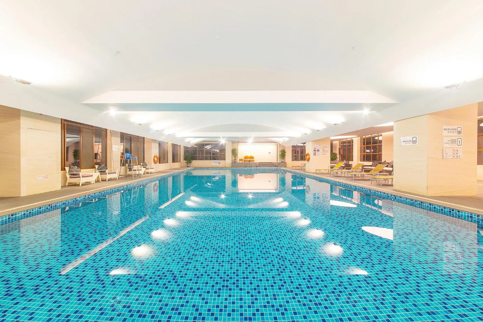 Swimming pool in Le Méridien Xiamen