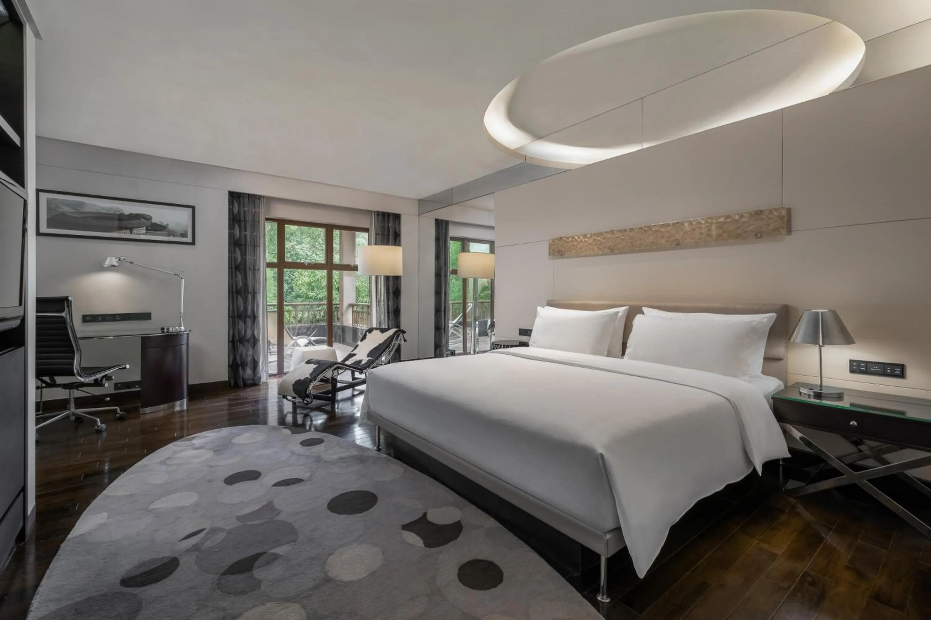 Bedroom, Bed in Le Méridien Xiamen